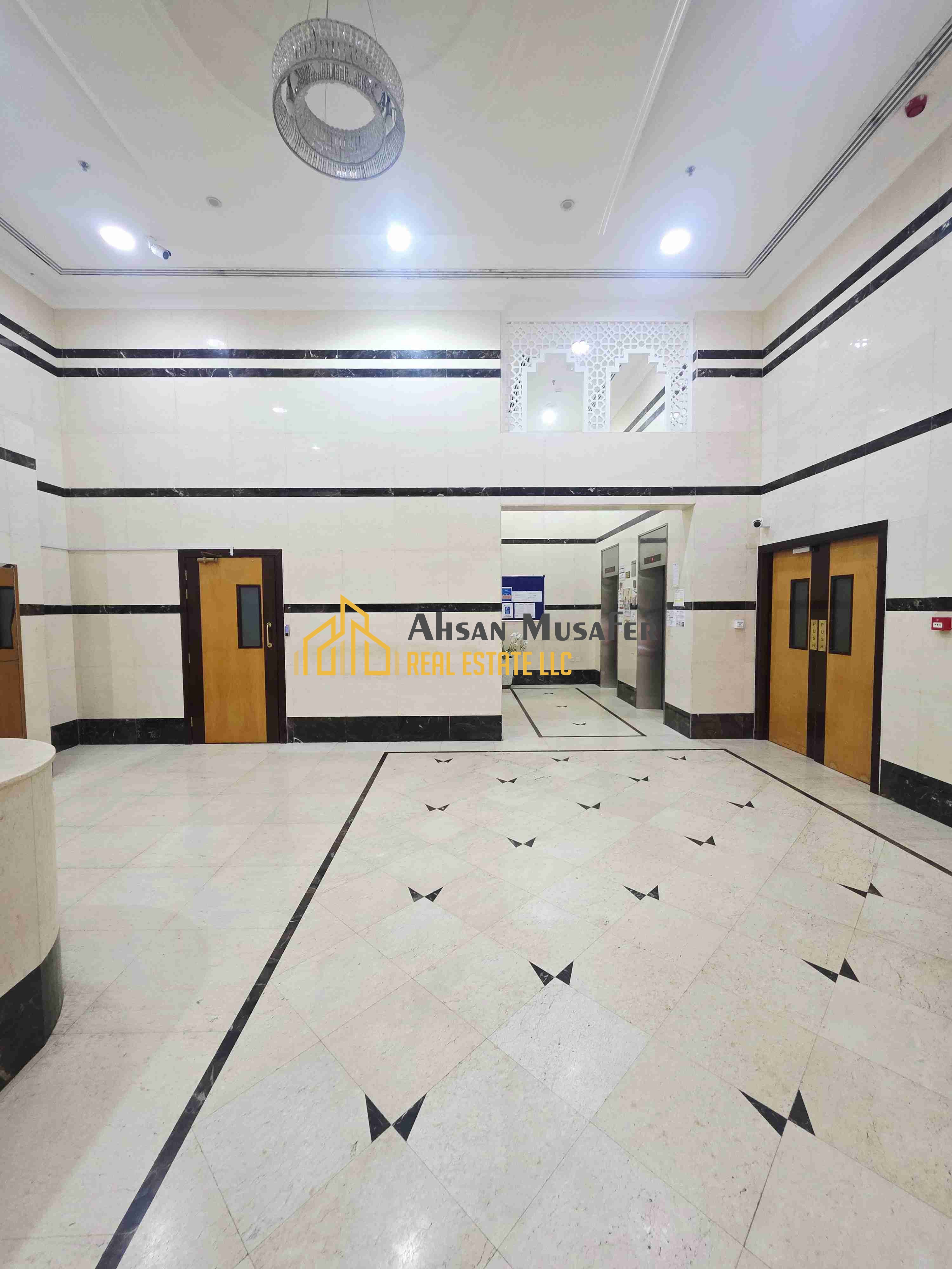PRIME LOCATION//NO COMMISSION//CLOSE HALL//10 DAYS FREE+4CHQS// //NEAR SHARJAH CITY CENTRE BUS STOP// LAST UNIT 1BHK WITH 2 WASHROOMS AVAILABLE AL WAHDA STREET SHARJAH