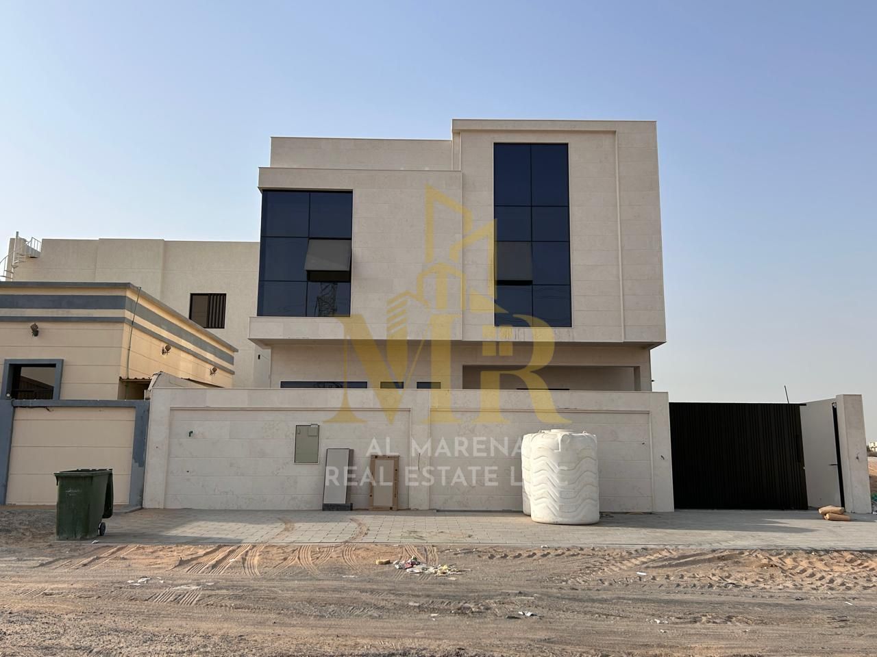 For Sale – Luxury Two-Story Villa in Al Yasmeen – Ajman | 5 Master Bedrooms | Majlis + 2 Living Halls | Price: AED 1,650,000 (Negotiable)