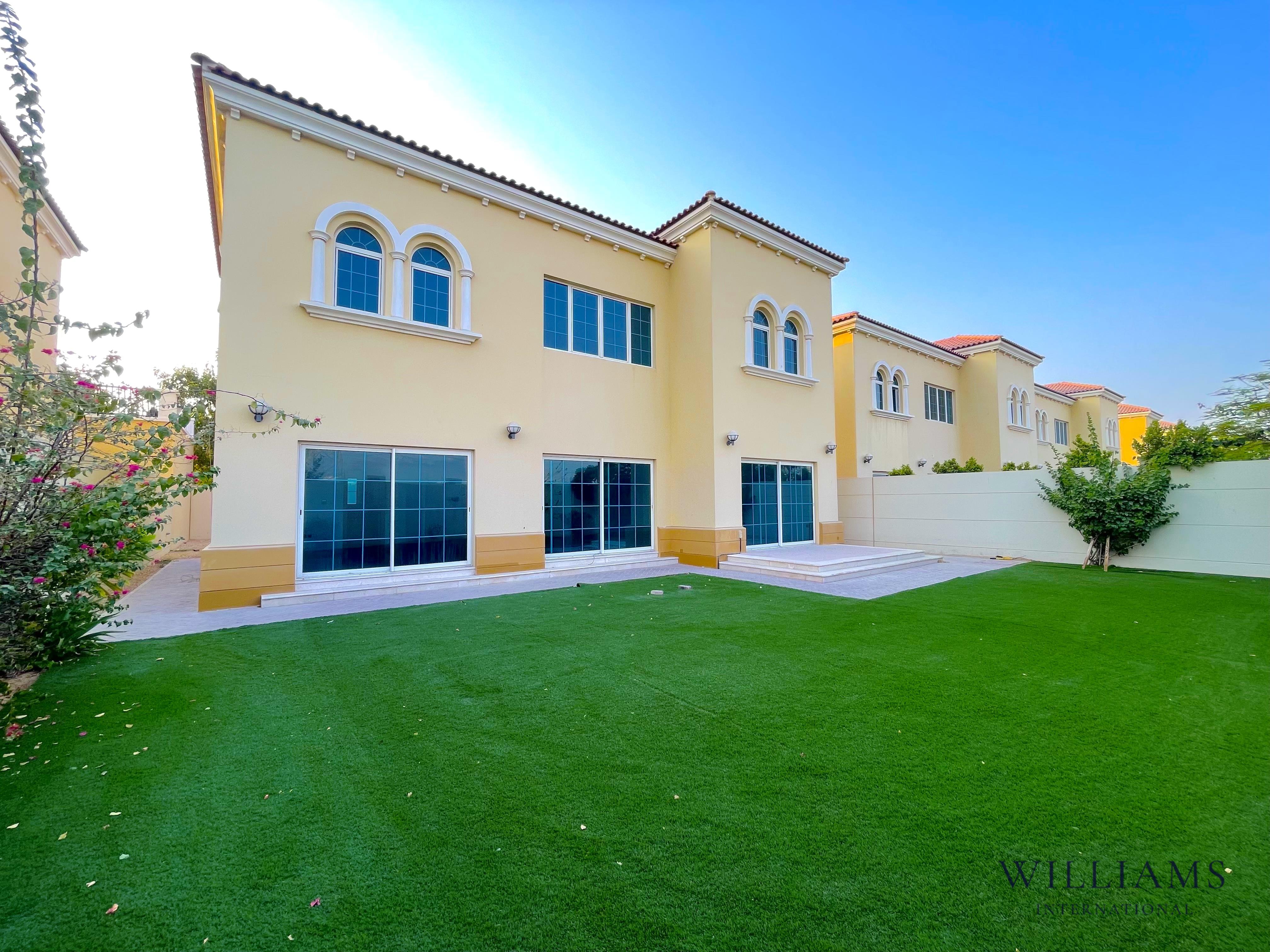 4 BEDROOMS | UPGRADED | VACANT