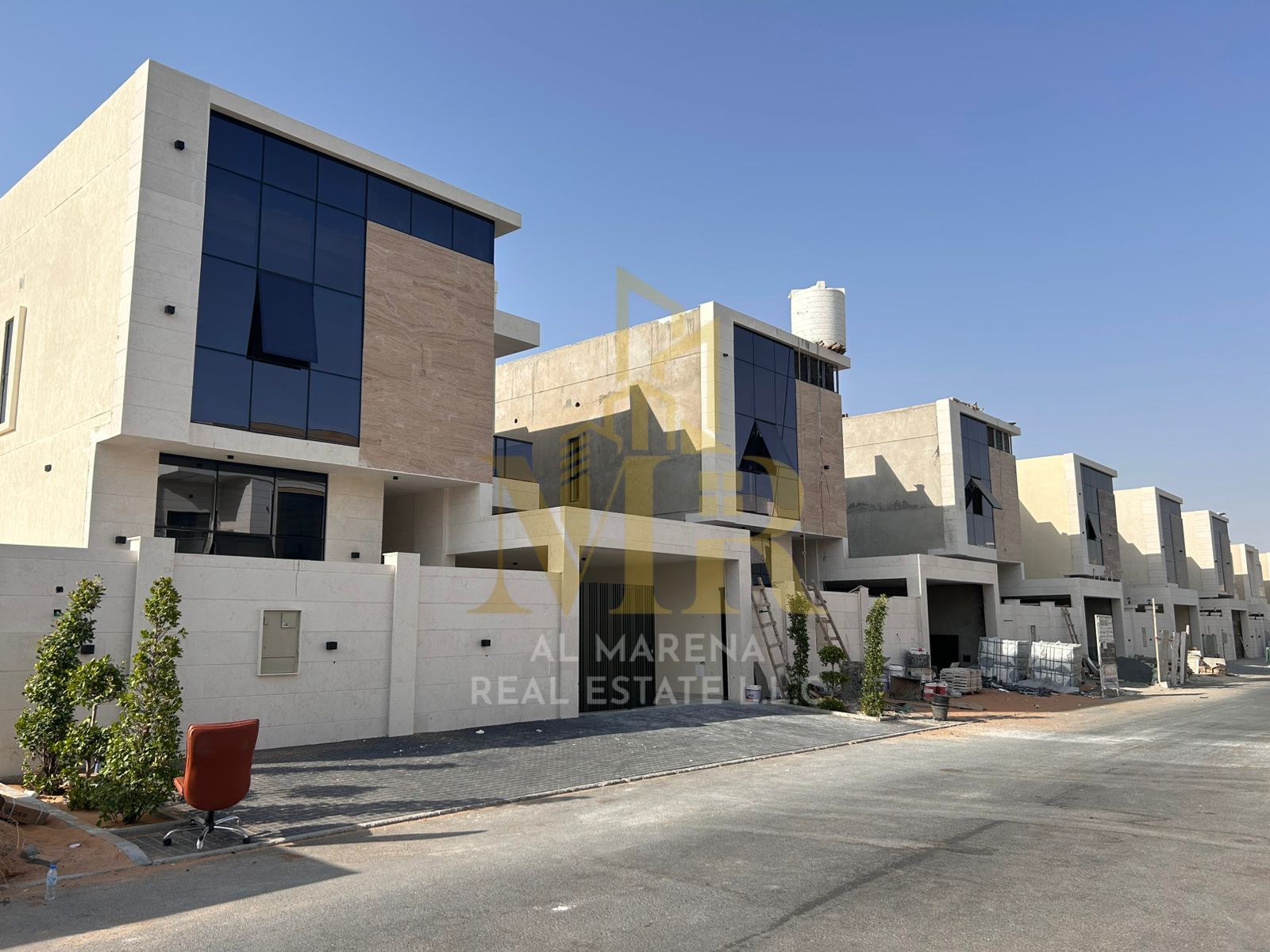 For Sale – Luxury Two-Story Villa in Al Yasmeen – Ajman | 5 Master Bedrooms | Large Hall | Plot Area: 3,014 sq. ft | Built-up Area: 3,900 sq. ft | Pr