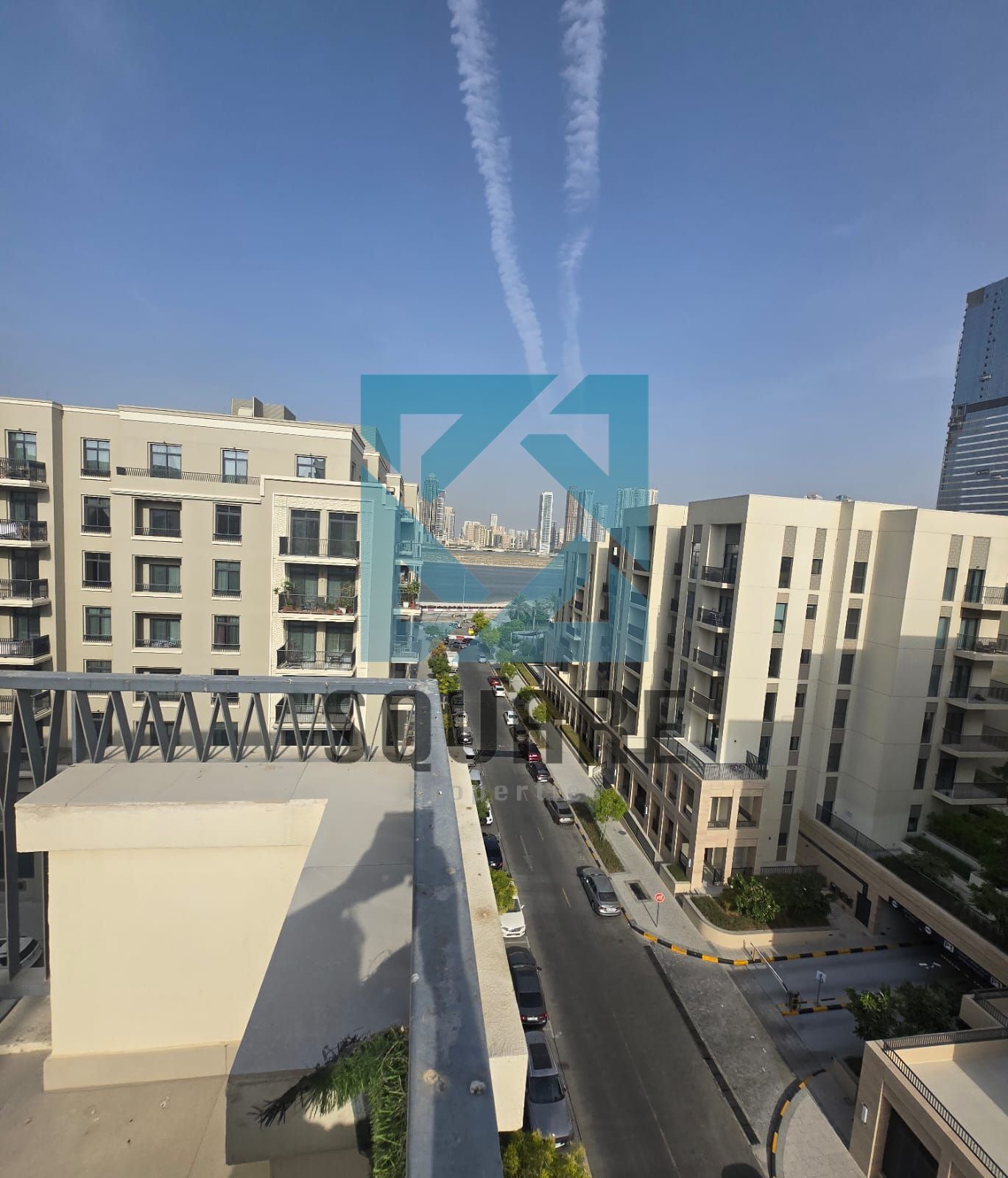 Luxury 3 BEDROOM - READ TO MOVE - UNFURNISHED / Partial Sea View