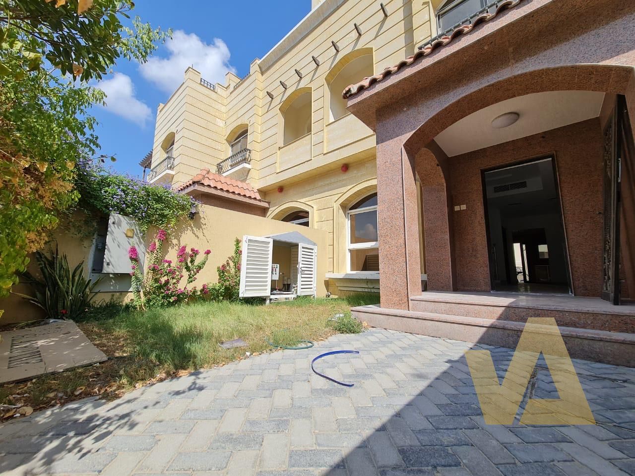 Amazing | Fully Upgraded | Vacant now