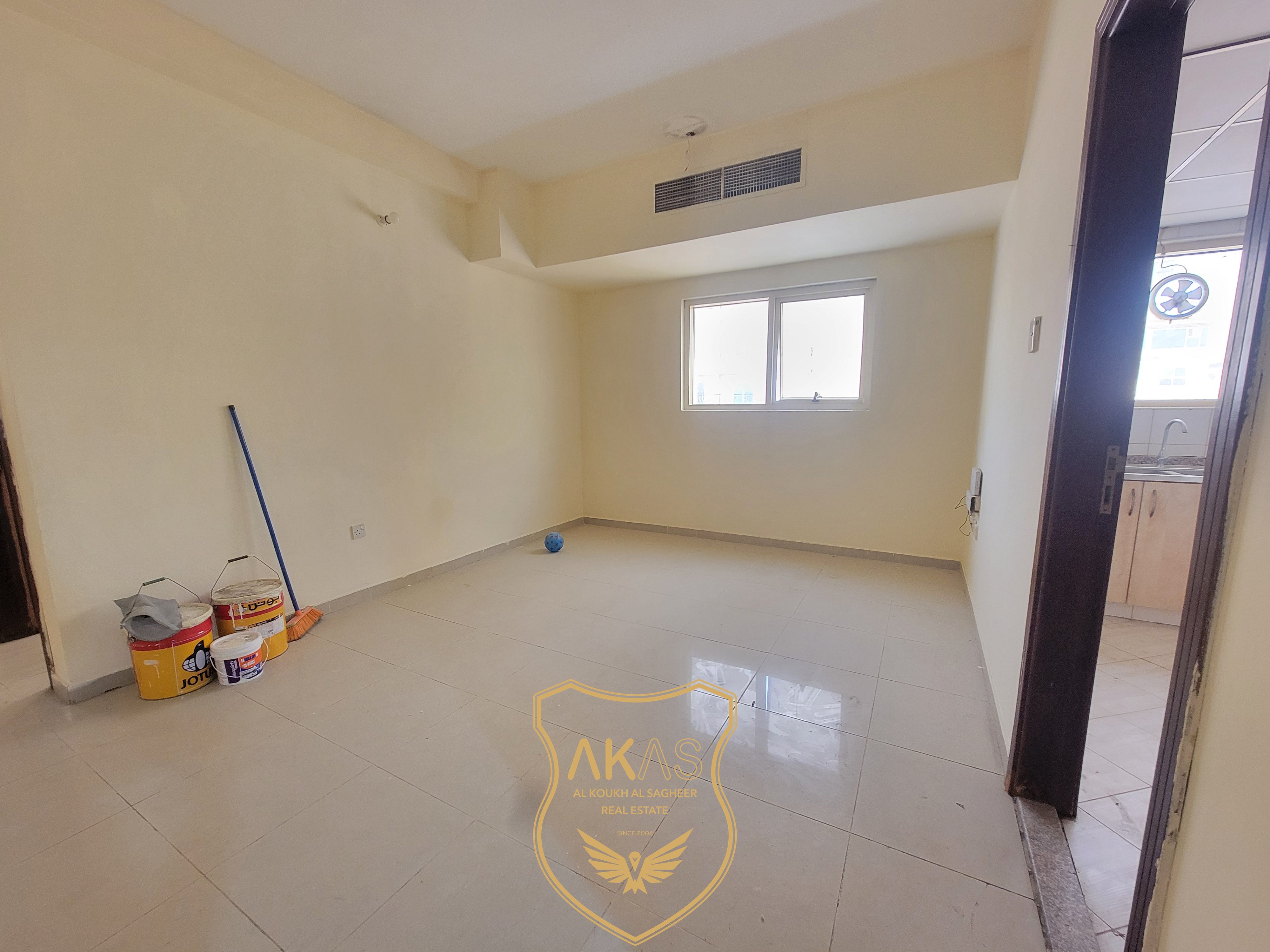 SPECIAL SI ZE 1BHK WITH 1BATHROOM VERY NEAT AND CLEAN CANTRAL AC CANTRAL GAS