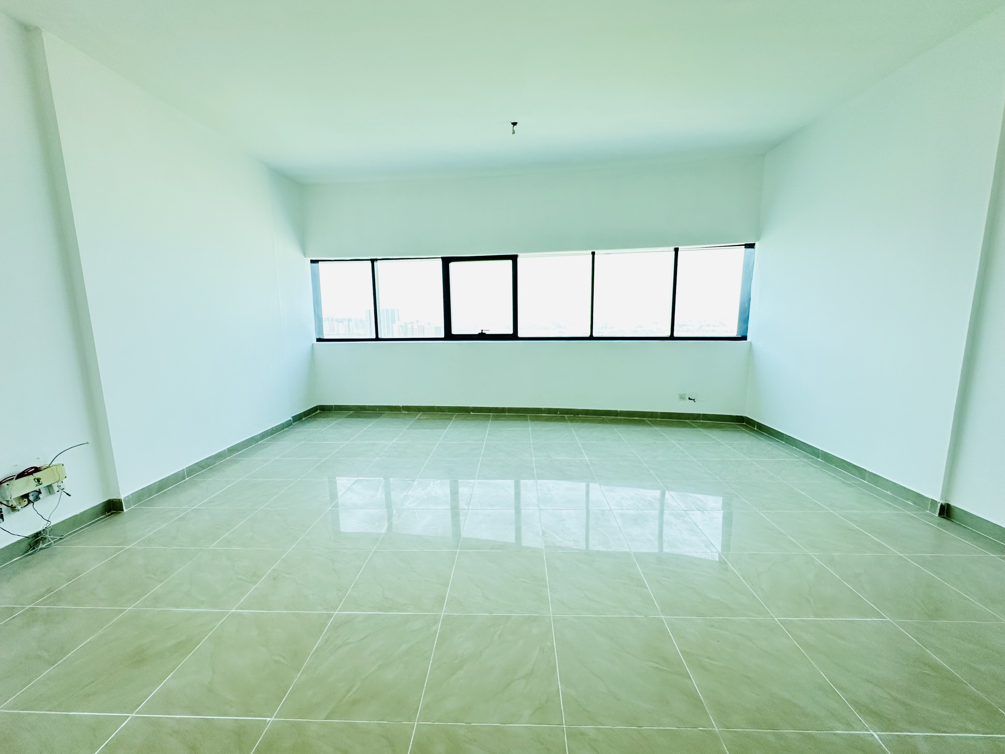 Spacious 2bhk with sea view+balcony+wardrobes+all amenities just in 60k and 6 cheques