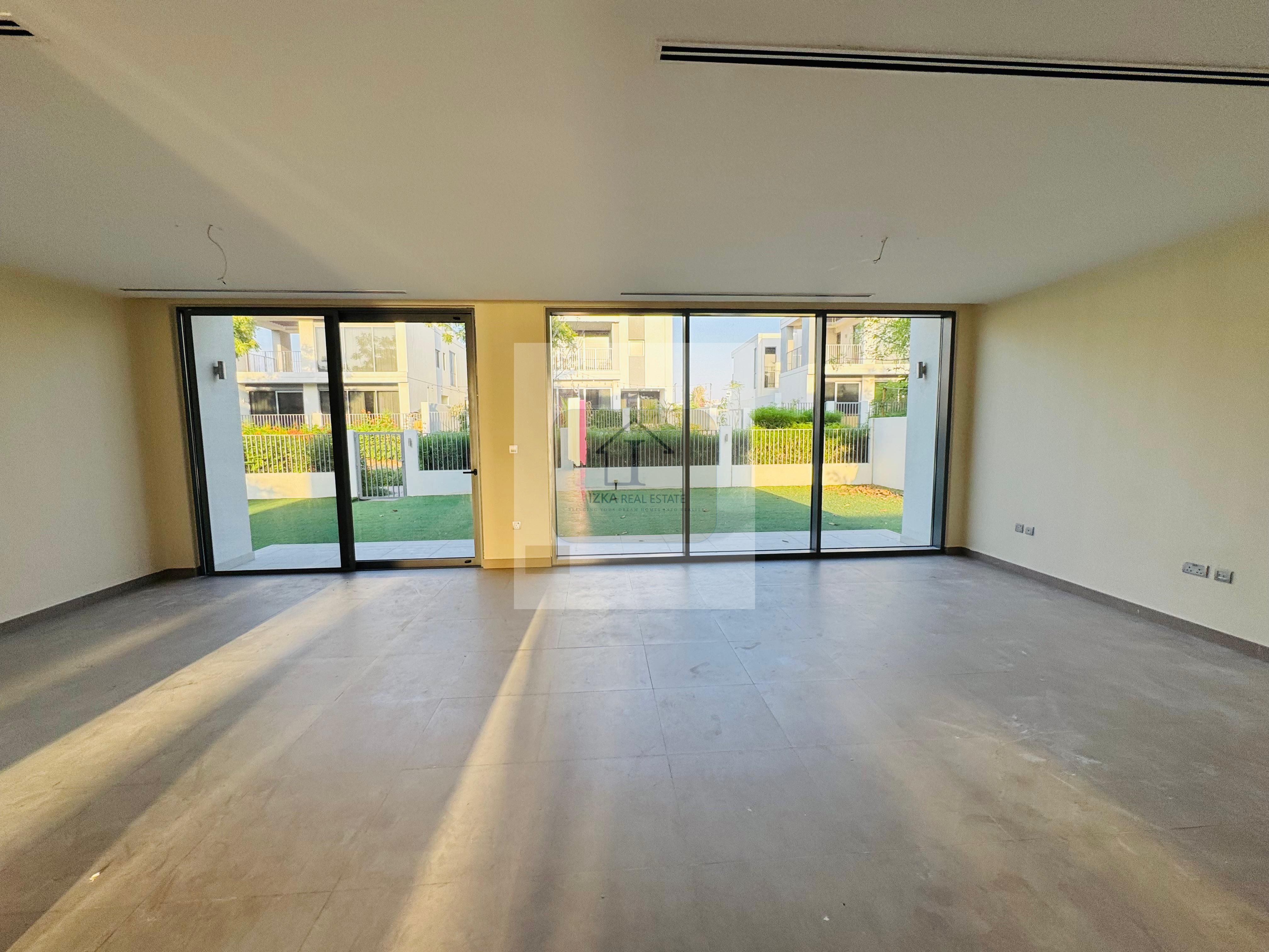 Amazing Price | Spacious Layout | Ready to Mc