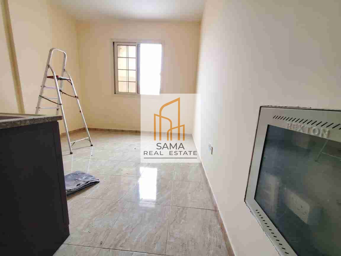 Spacious Studio || Prime Location || Family Building || Front Of Safari Moll