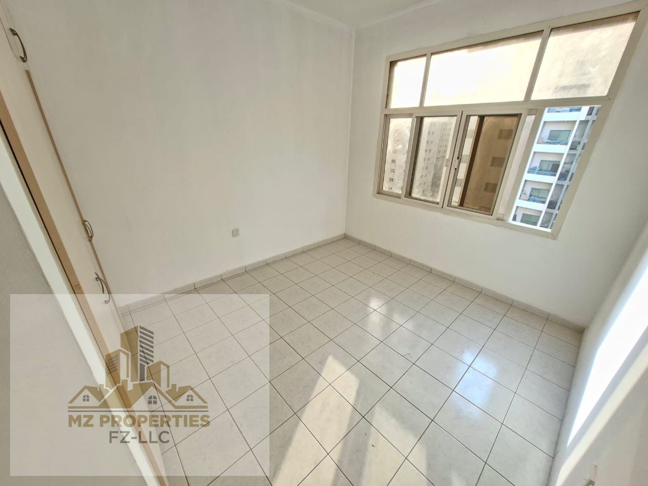 SUMMER OFFER !! LAVISH 1BHK WITH WARDROBE + BALCONY ! FAMILY BUILDING IDEAL LOCATION !! JUST 29999