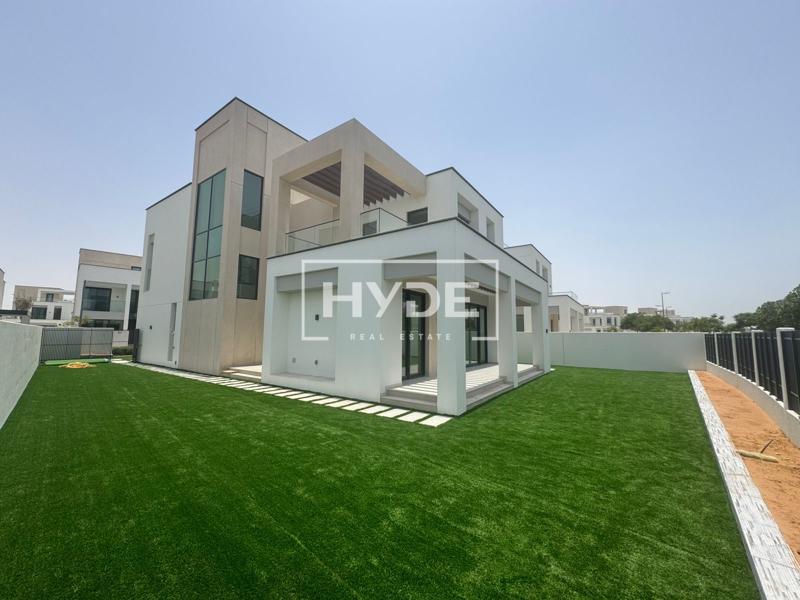 Modern Living | Landscaped | Available Now
