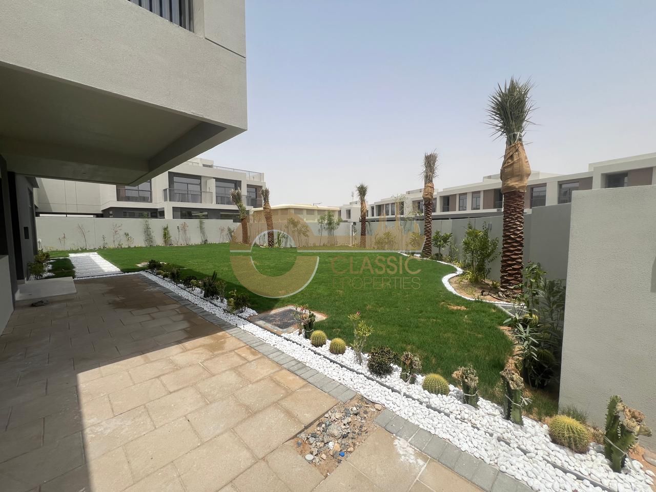 Super End Corner| 4BR with Maid| Private Garden