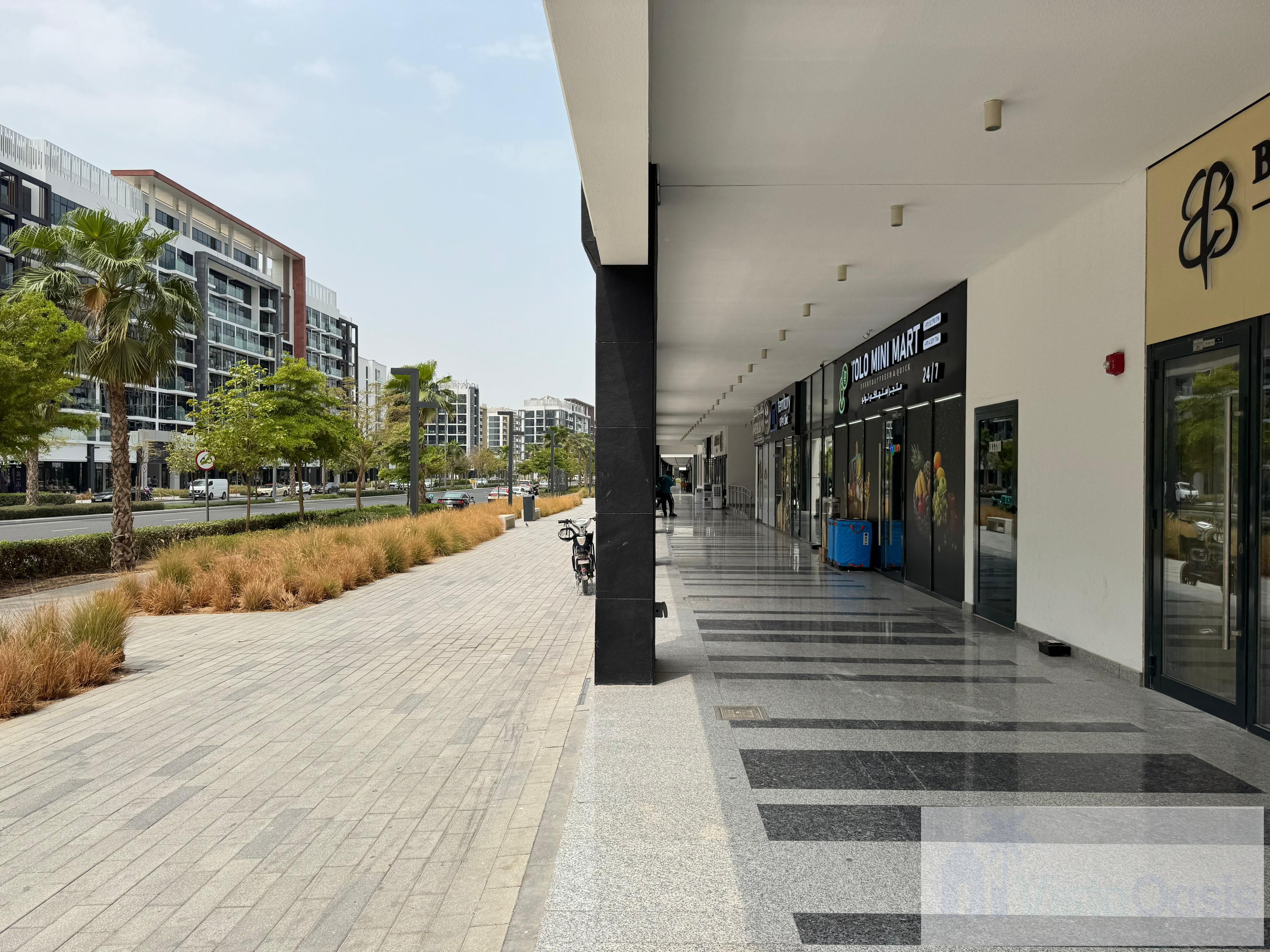 MAIN BOULEVARD || PRIME LOCATION ||HIGH FOOTFALL ||STRATEGIC LOCATION