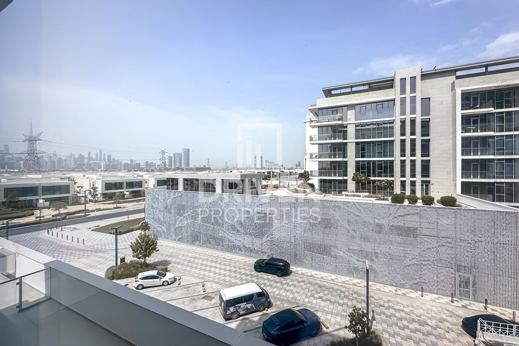 Corner Unit | Spacious Layout with Maids Room
