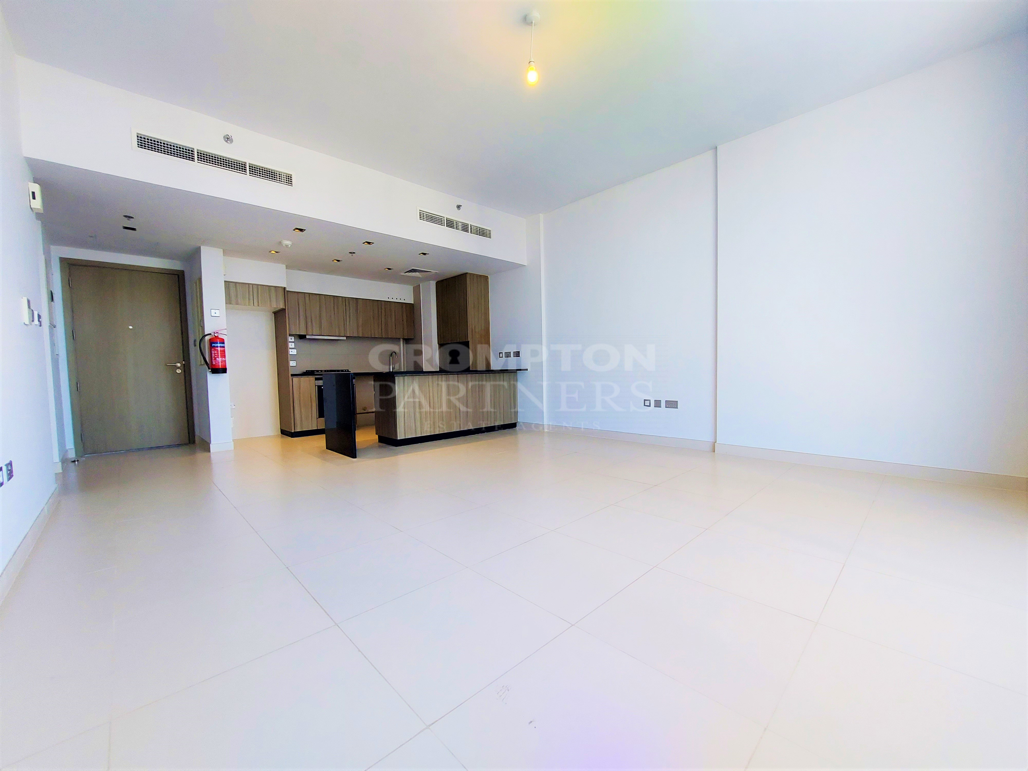 Big Layout |High Floor| Well Maintained | Balcony