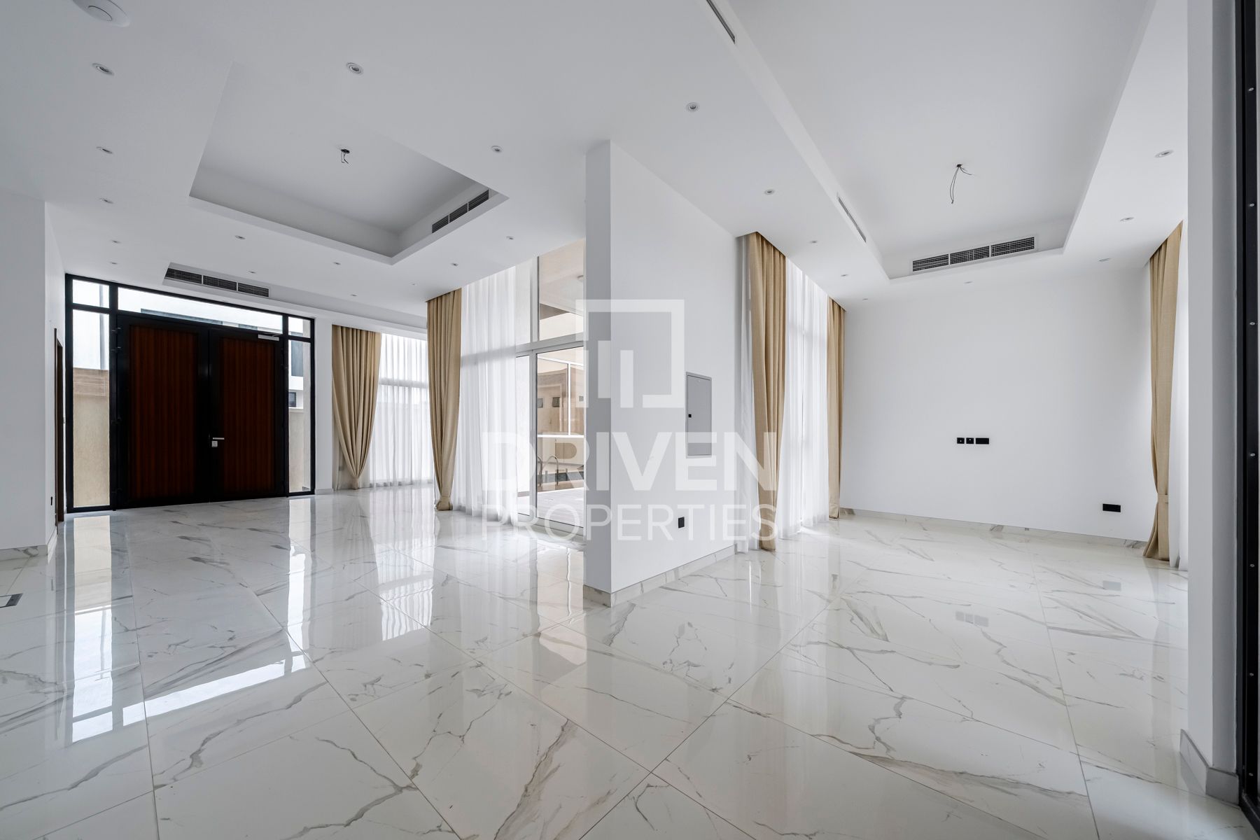 Modern | Private Pool and Elevator | Close to Exit