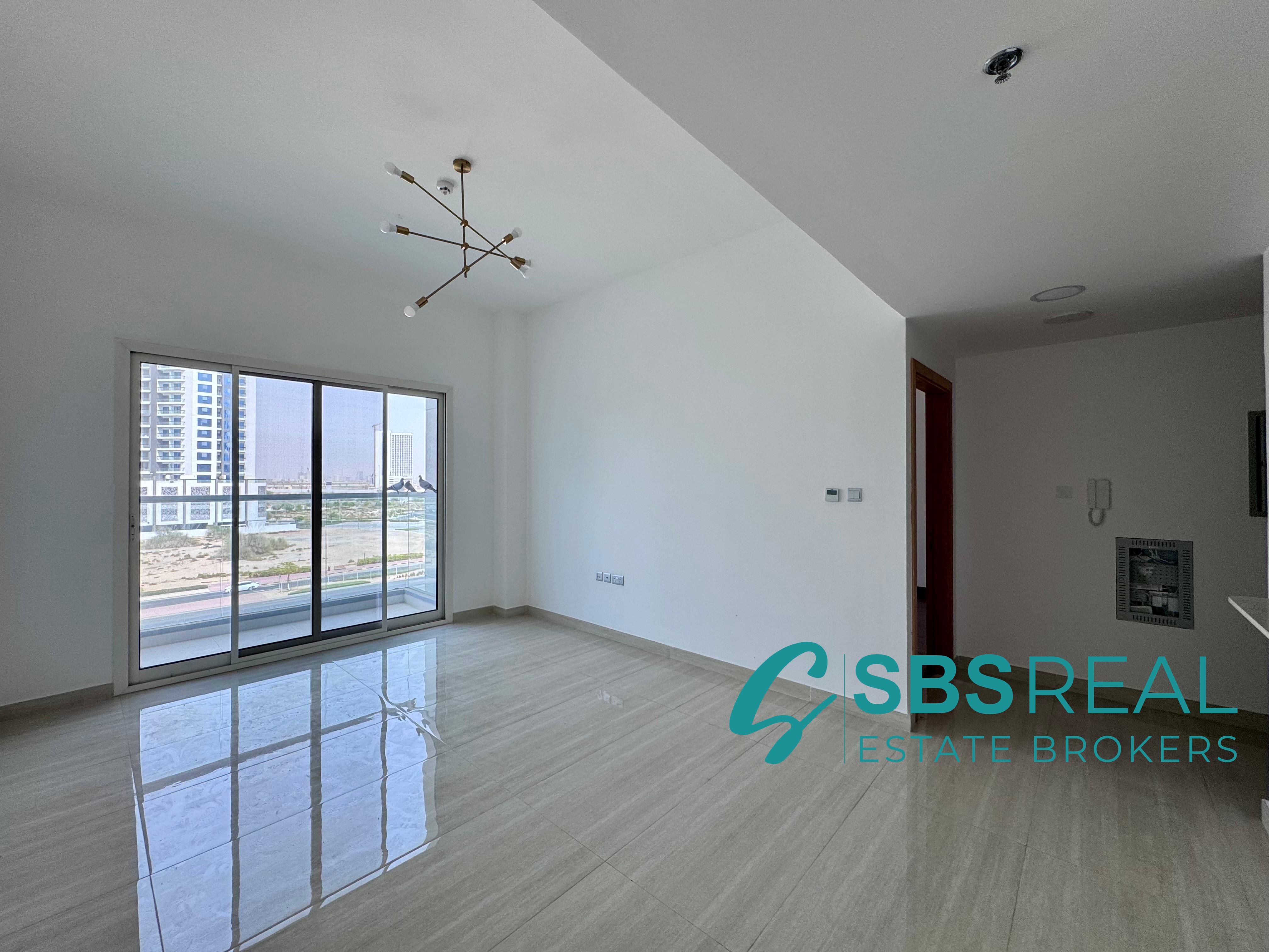 READY | SPACIOUS | LUXURY