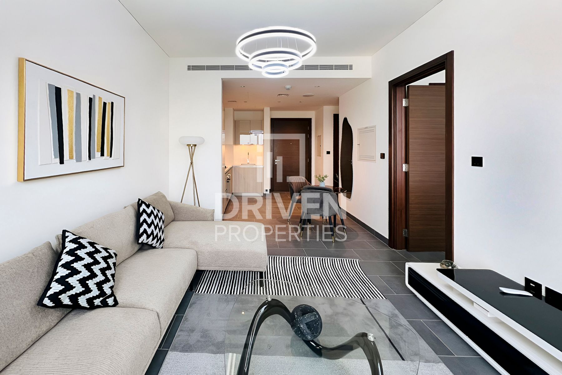 Ready to move in | Prime Location | Unique Layout
