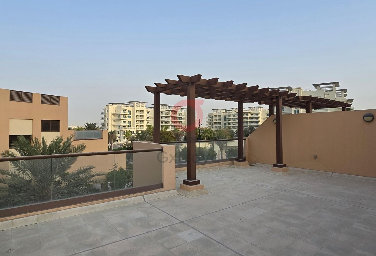 Spacious Townhouse | Community View | Vacant