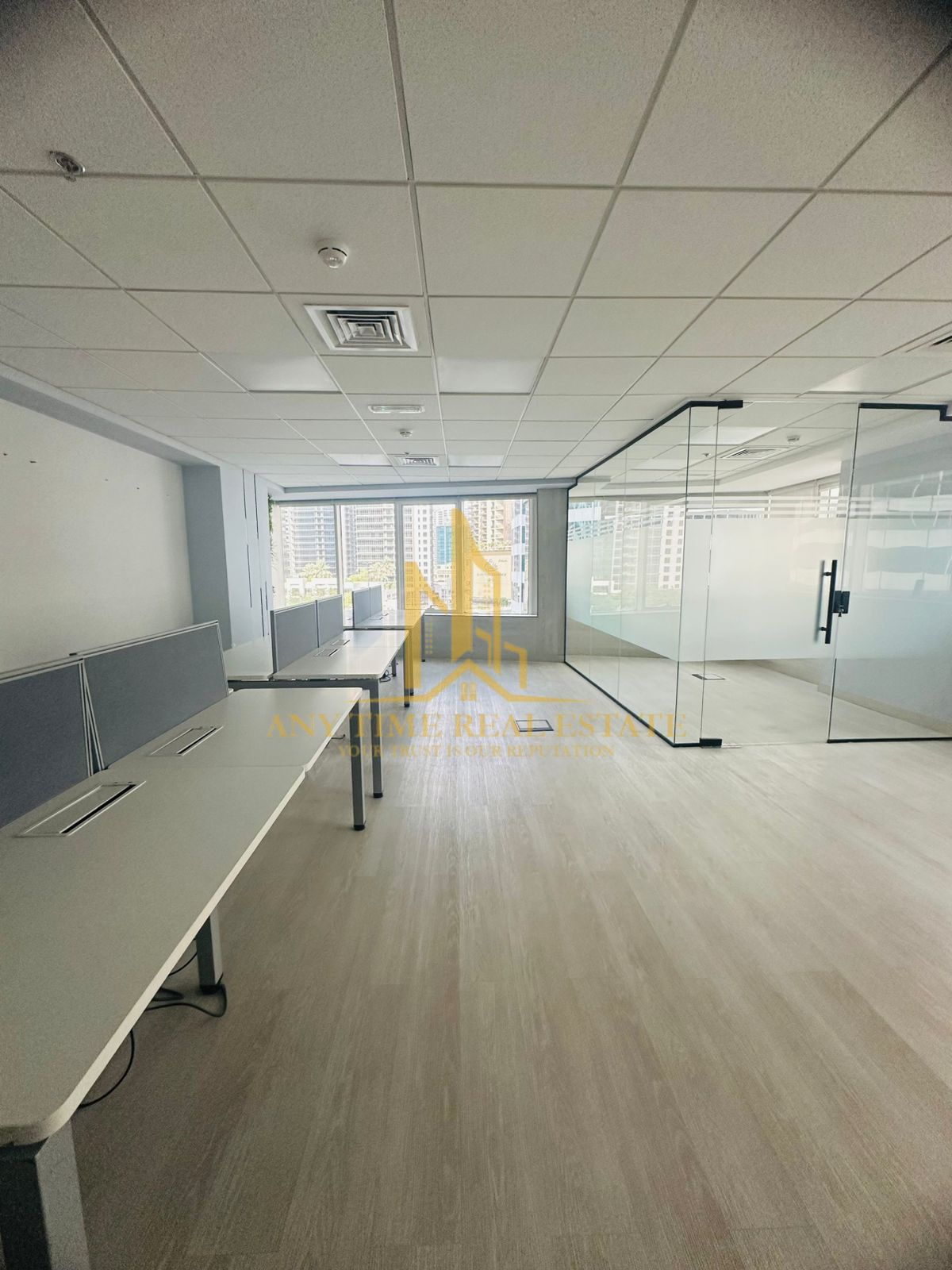 Fitted | 2 Parking Spaces | Prime Location