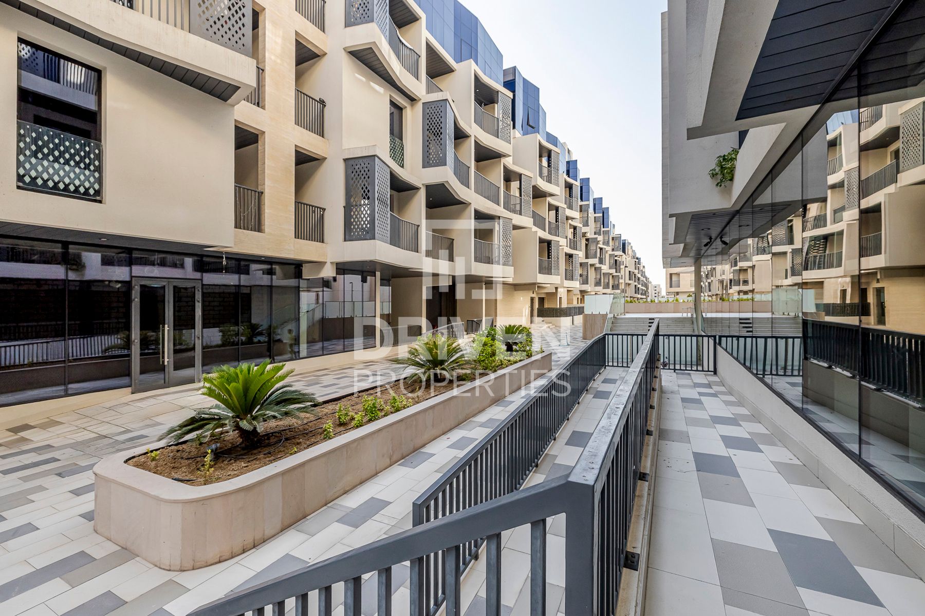 Prime Location | Ground Floor | 5 Parkings