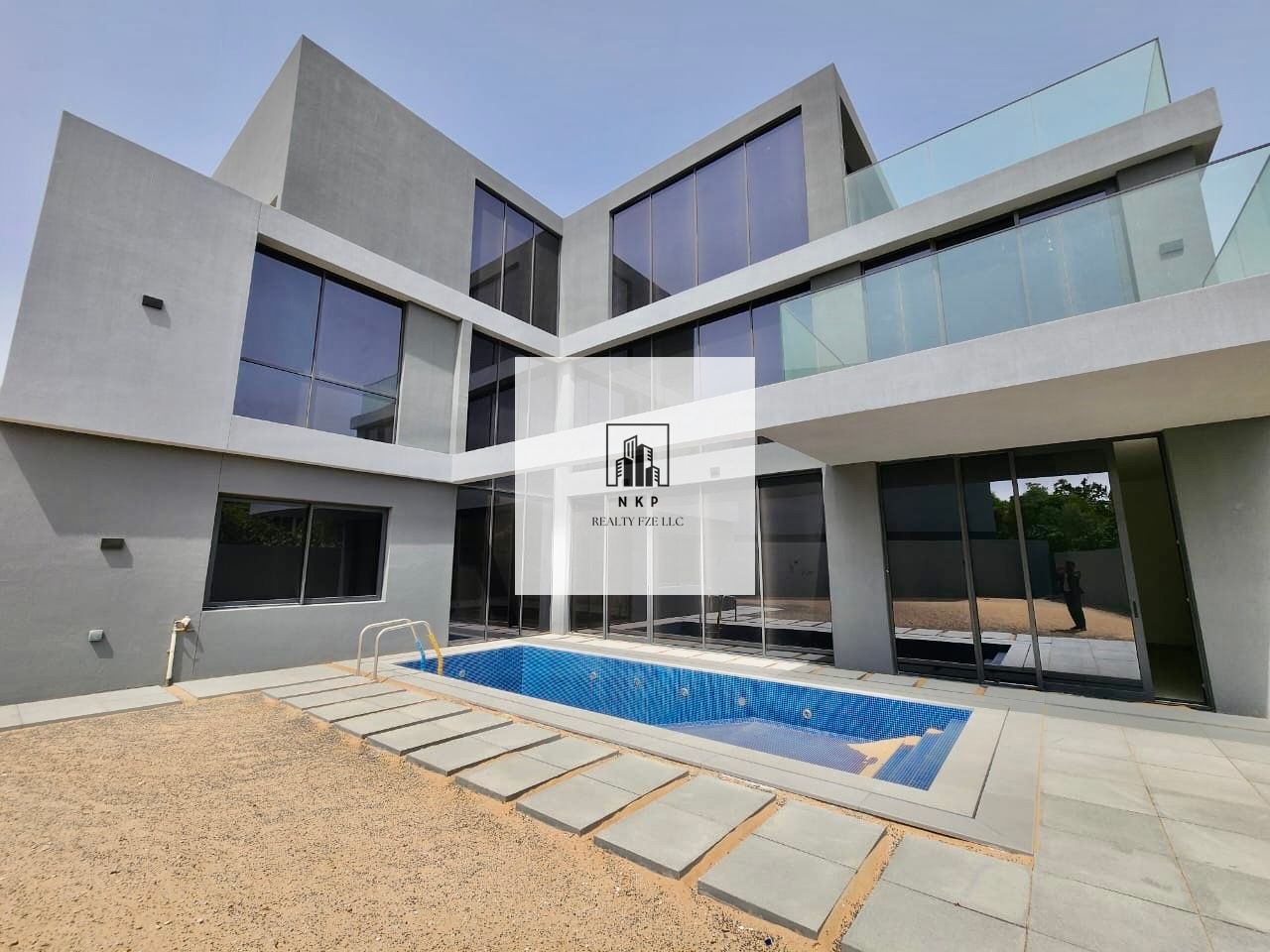 Spacious, luxurious fully lush five bedroom signature villa in masaar community