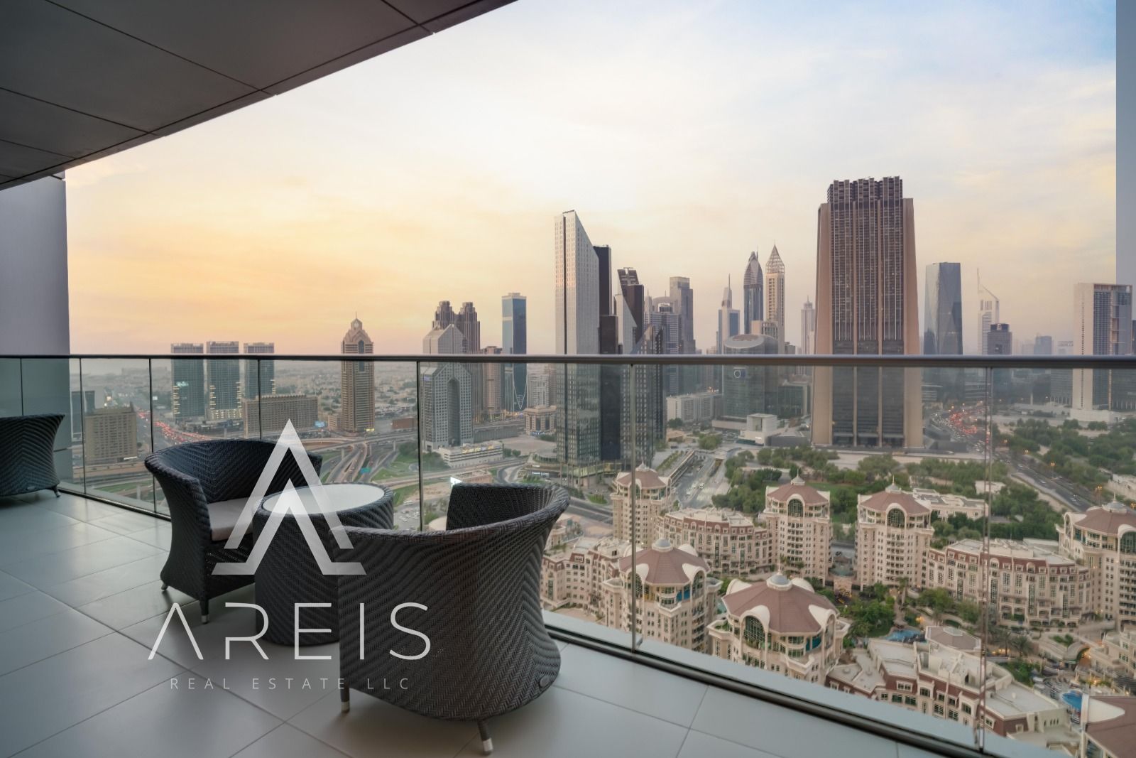 High-Floor 4BR in Address BLVD Downtown