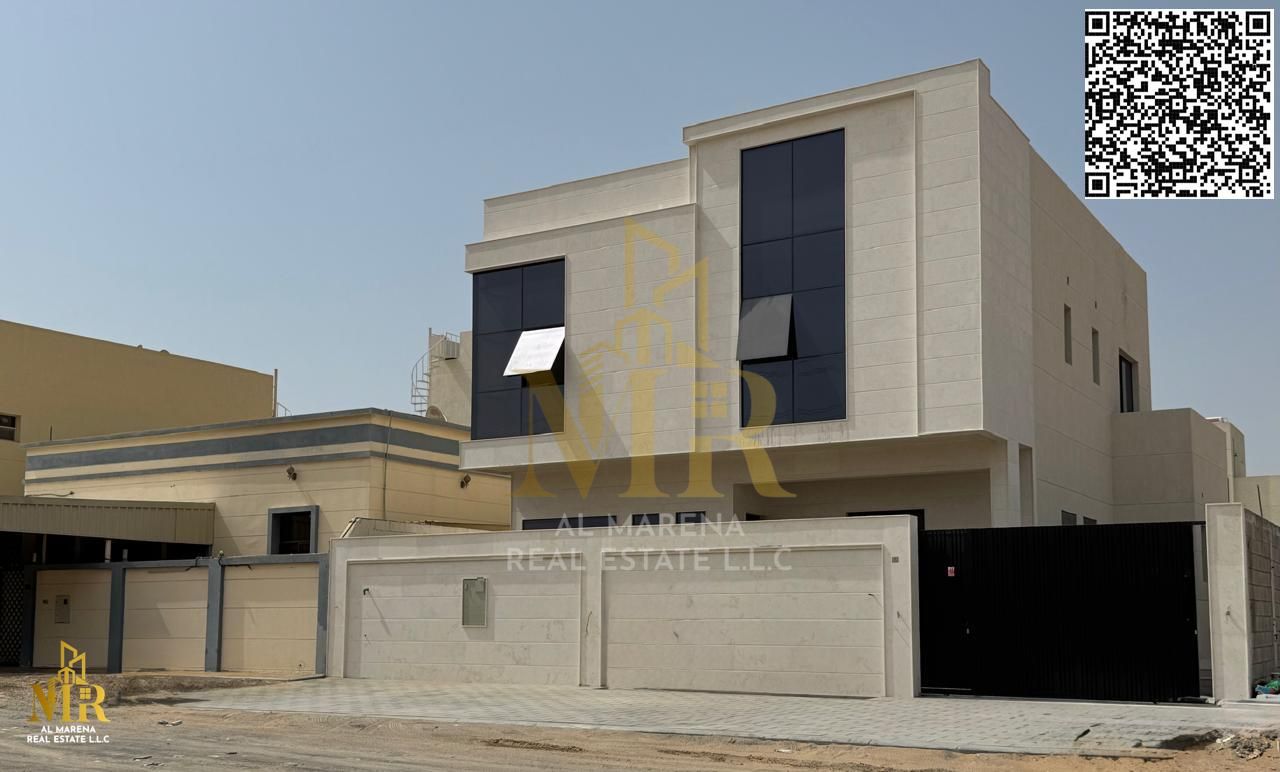Villa for sale - Al Yasmeen area (Ajman) Location: Al Yasmeen, Ajman Area: 3,014 sq ft Layout: Two floors Rooms: 5 master bedrooms (each with an en-su
