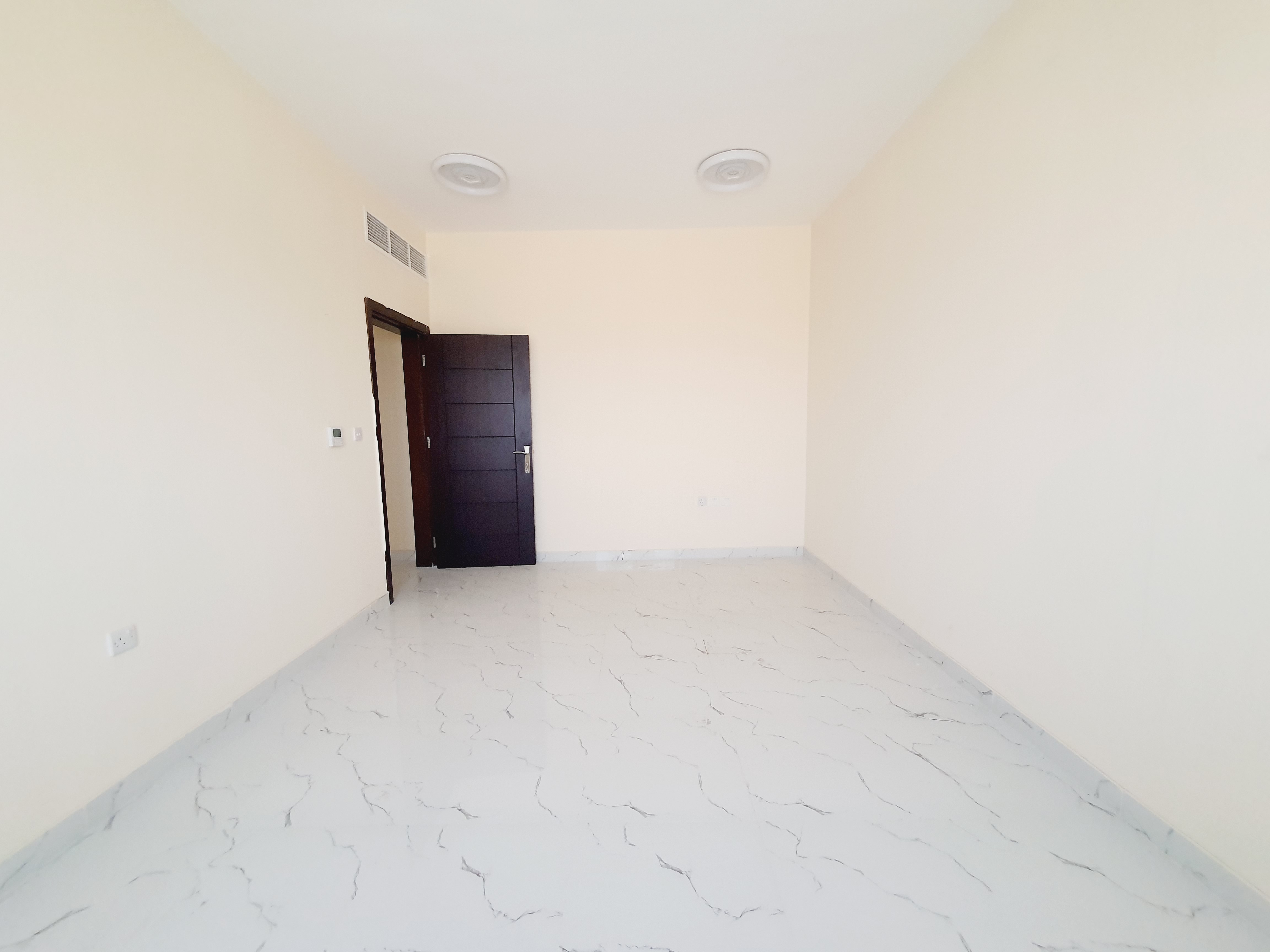 Brand New 2bhk with close kitchen and elevator in al tayy area price 55k