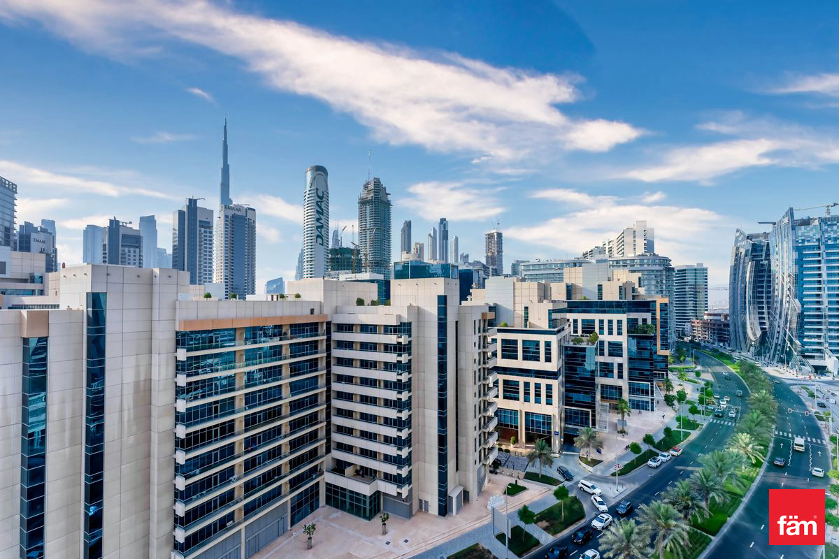 PRIVATE JACUZZI/LUXURY/SEPARATE KITCHEN/BURJ VIEW