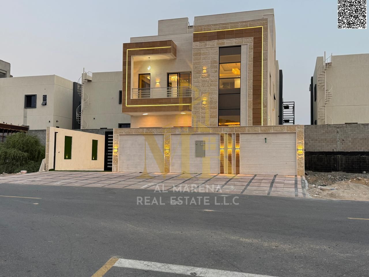 Directly from the owner, a two-story villa with a roof, including registration fees, directly behind the mosque and close to services