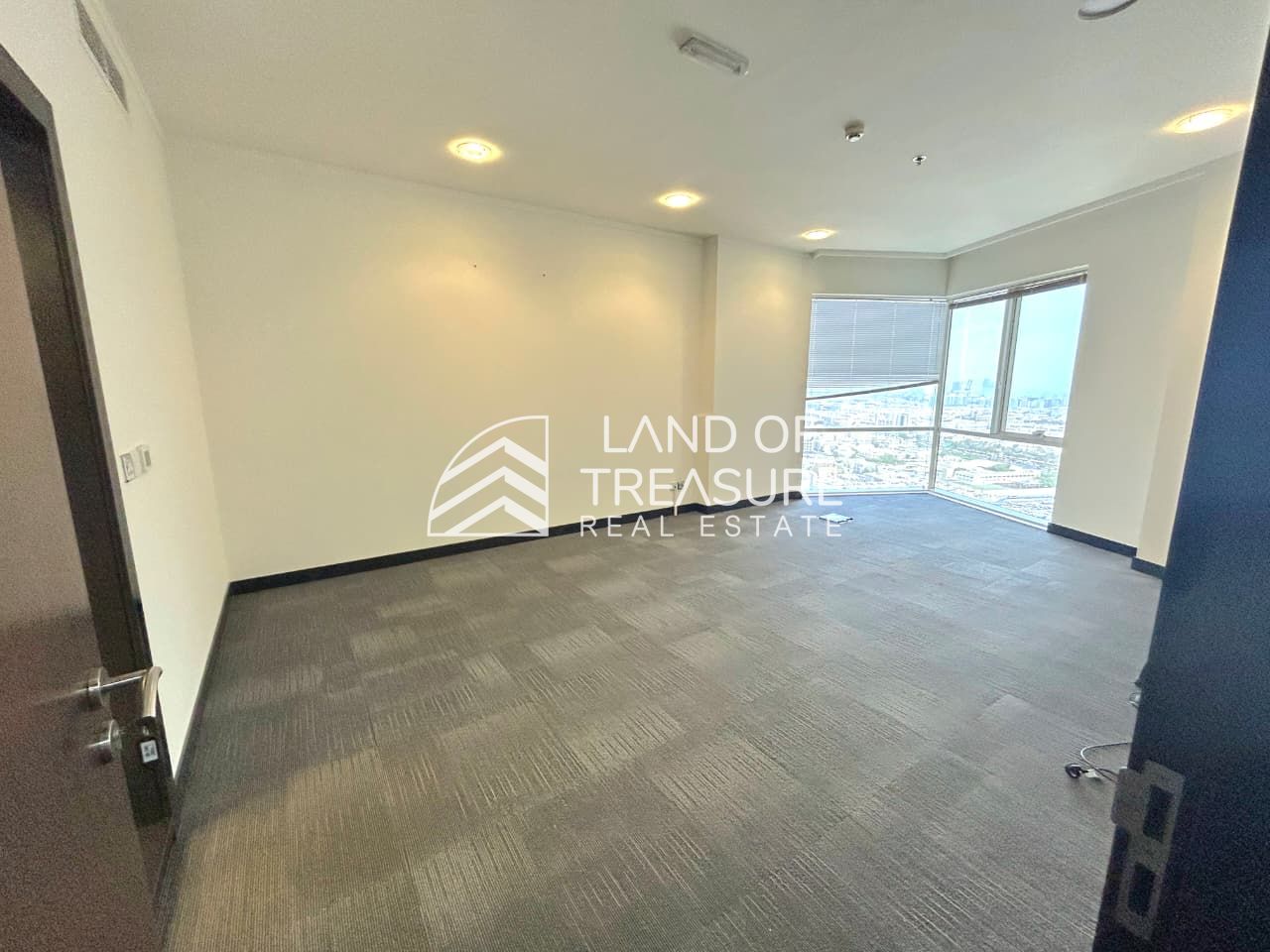 5 STAR HOTEL | MULTIPLE OFFICE AVAILABLE