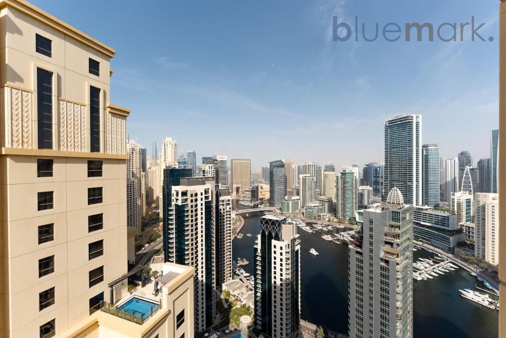 MARINA VIEW || SPACIOUS LAYOUT || NEXT TO TRAM