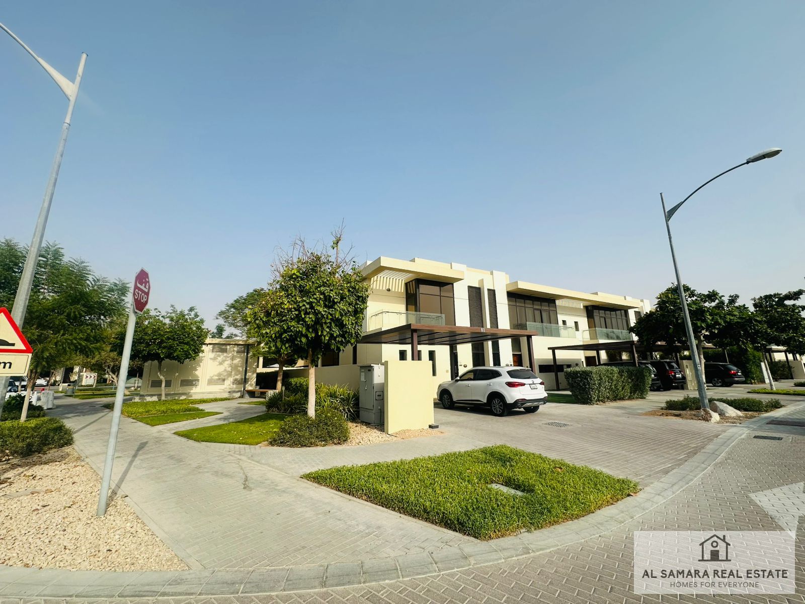CORNER VILLA || LANDSCAPED GARDEN || READY TO MOVE || WITH MAID ROOM