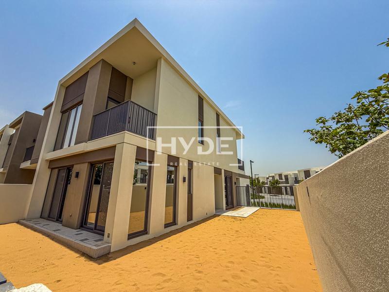 Corner Unit | Large Plot | Prime Location