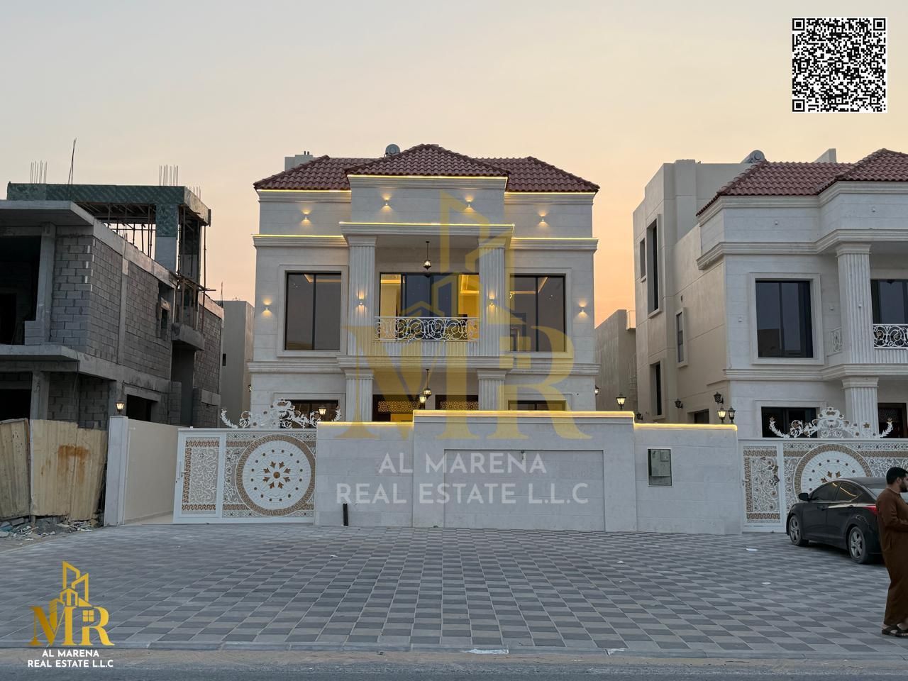 Corner with roof and inner courtyard, large space, amazing price