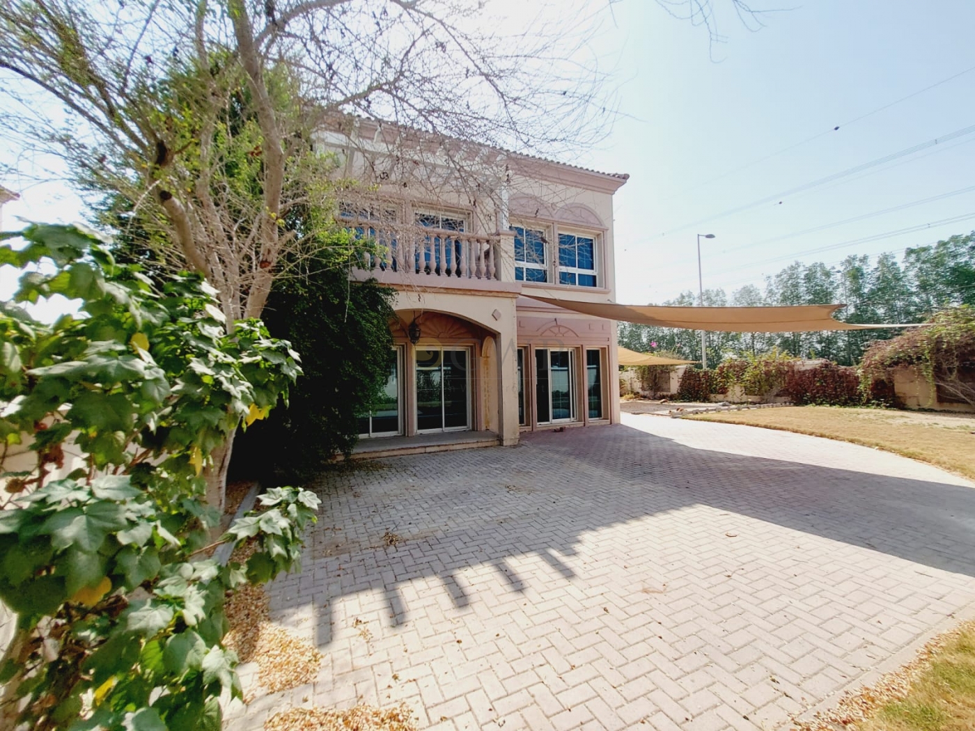 Corner | Next To Park | Private | Sunny and Bright