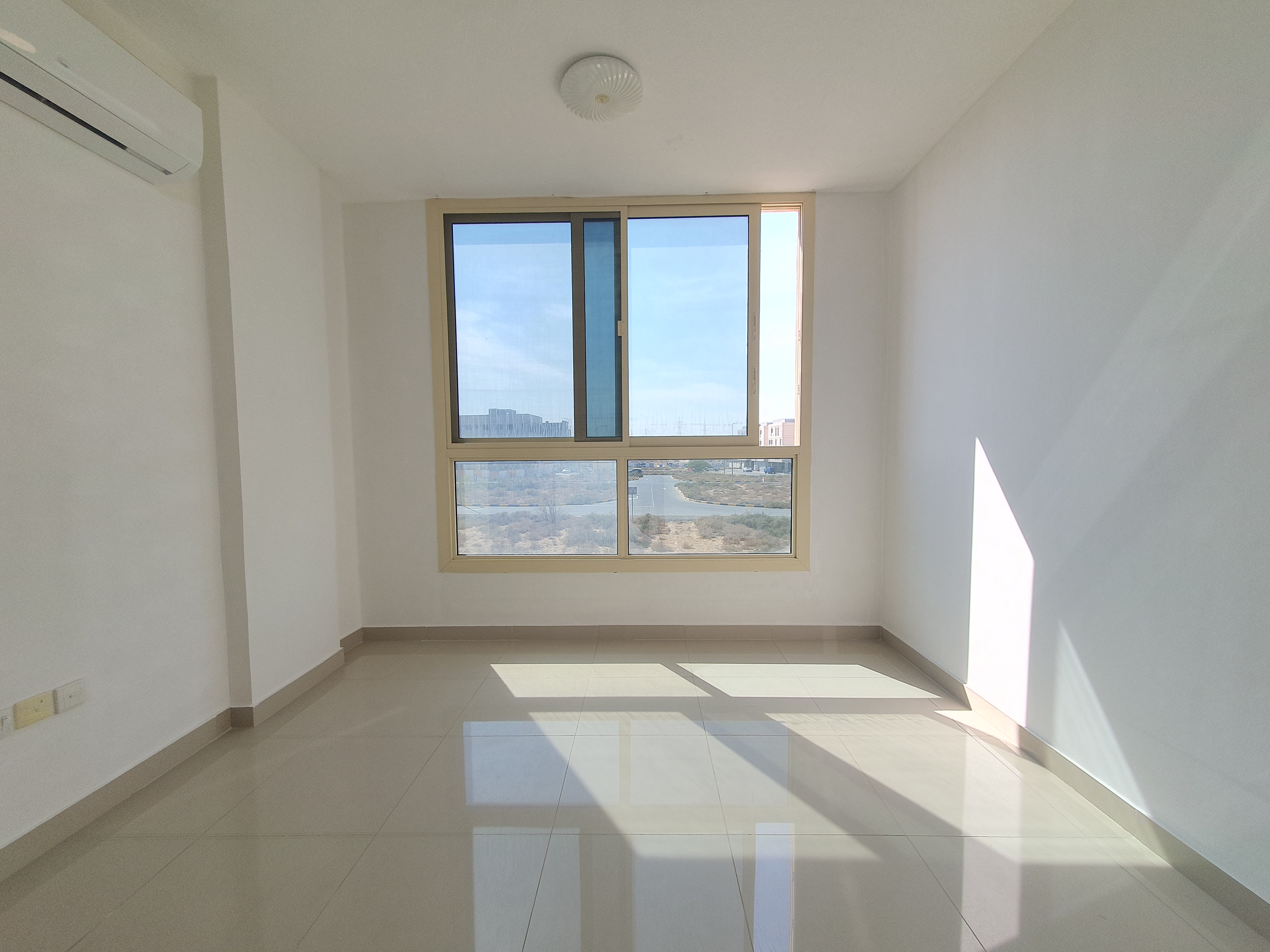 Hote offer 2 badroom with 2WASHROOM full open view in tilal city price 43k