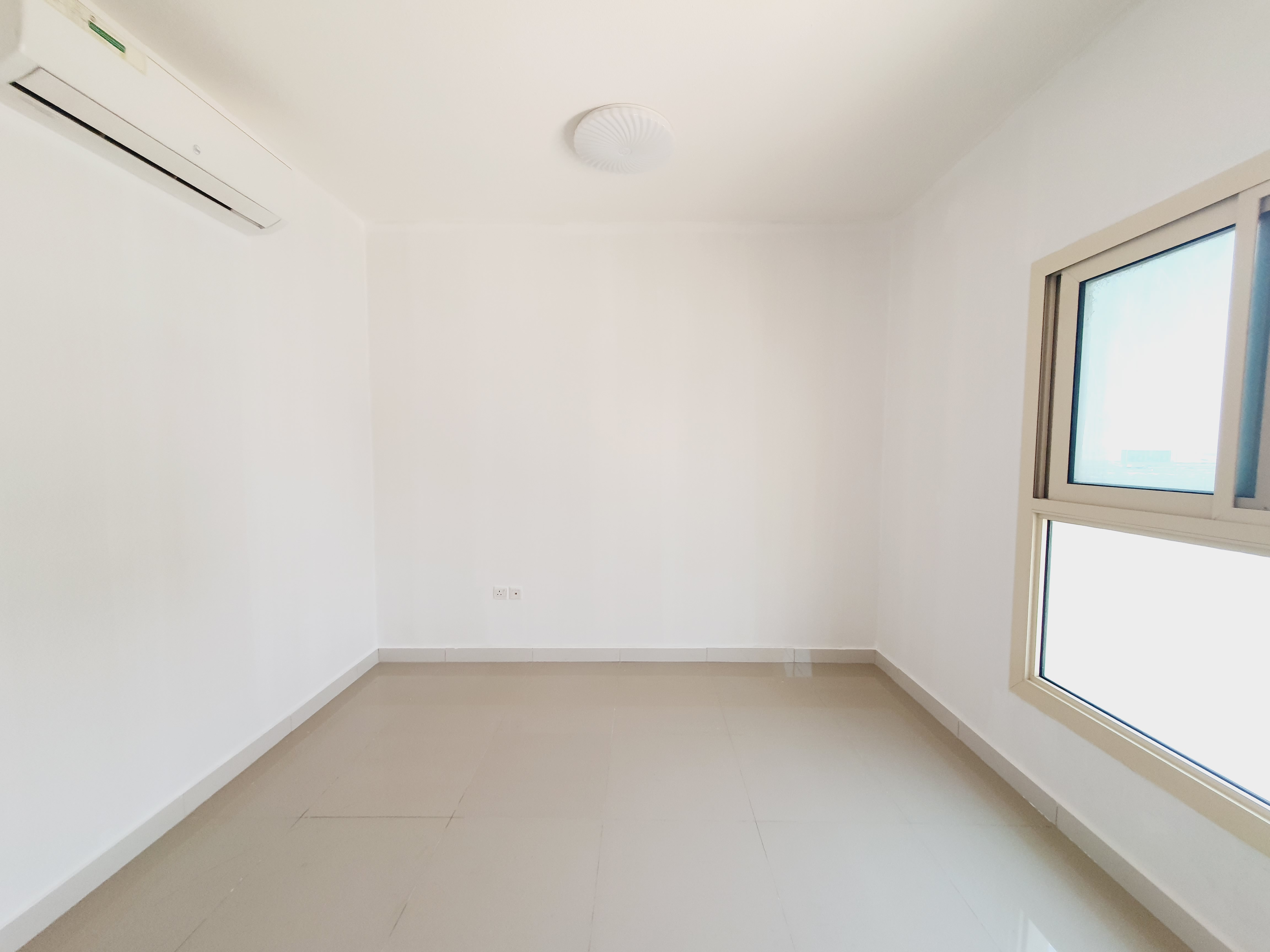 Hote offer 1 badroom and close kitchen in tilal city price 35k