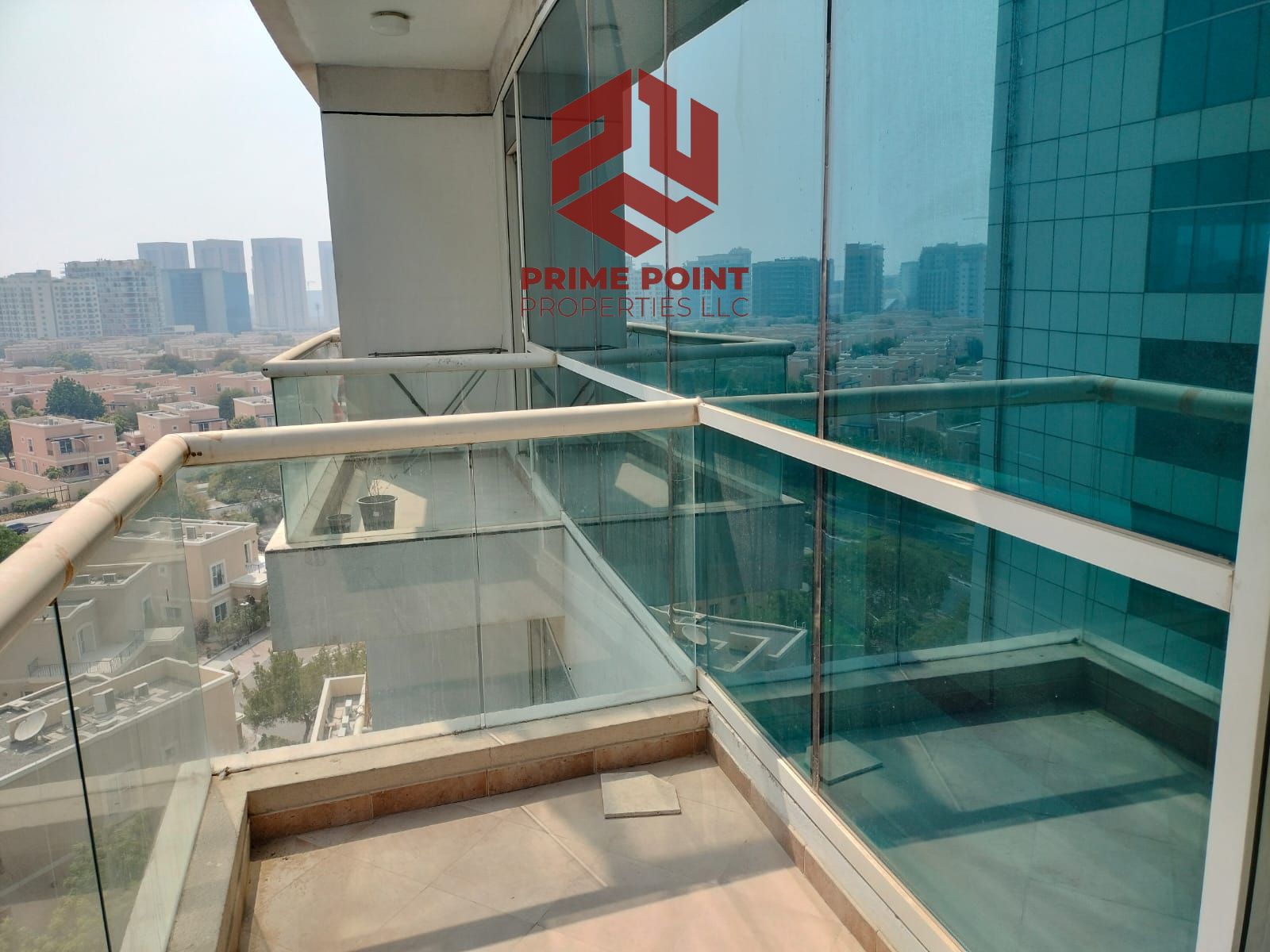 SPACIOUS 1BHK/NEAR BY MALL/NEAR BY MARKET/NEAR BY BUS STOP