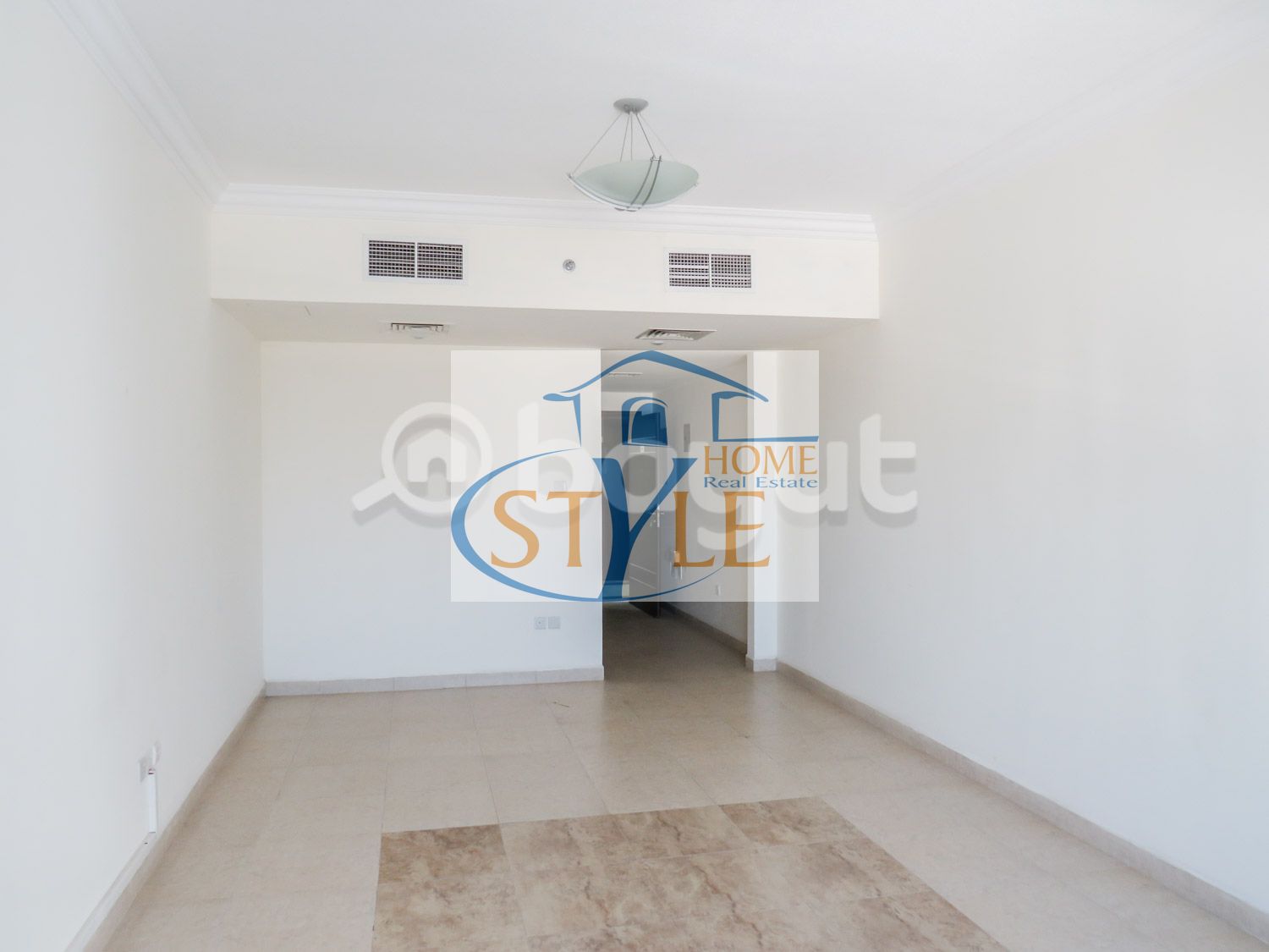 Easy bound to Dubai! Spacious 1BR Flat for Rent in Al Khan