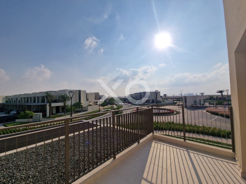 Single Row | Corner | Huge Plot | Vacant
