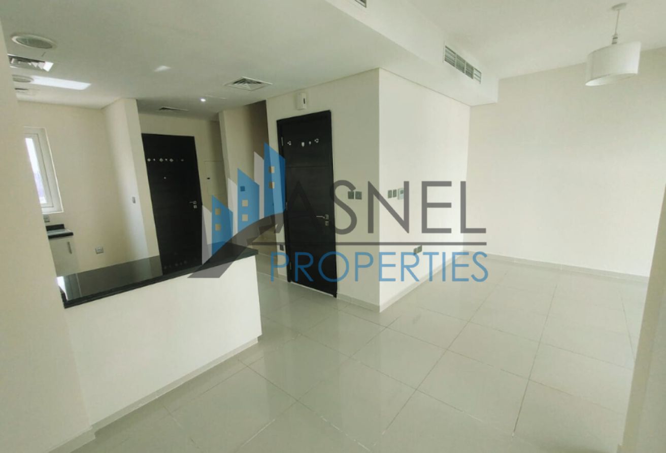 Vacant Corner Unit | Single Row | Ready for Move-In