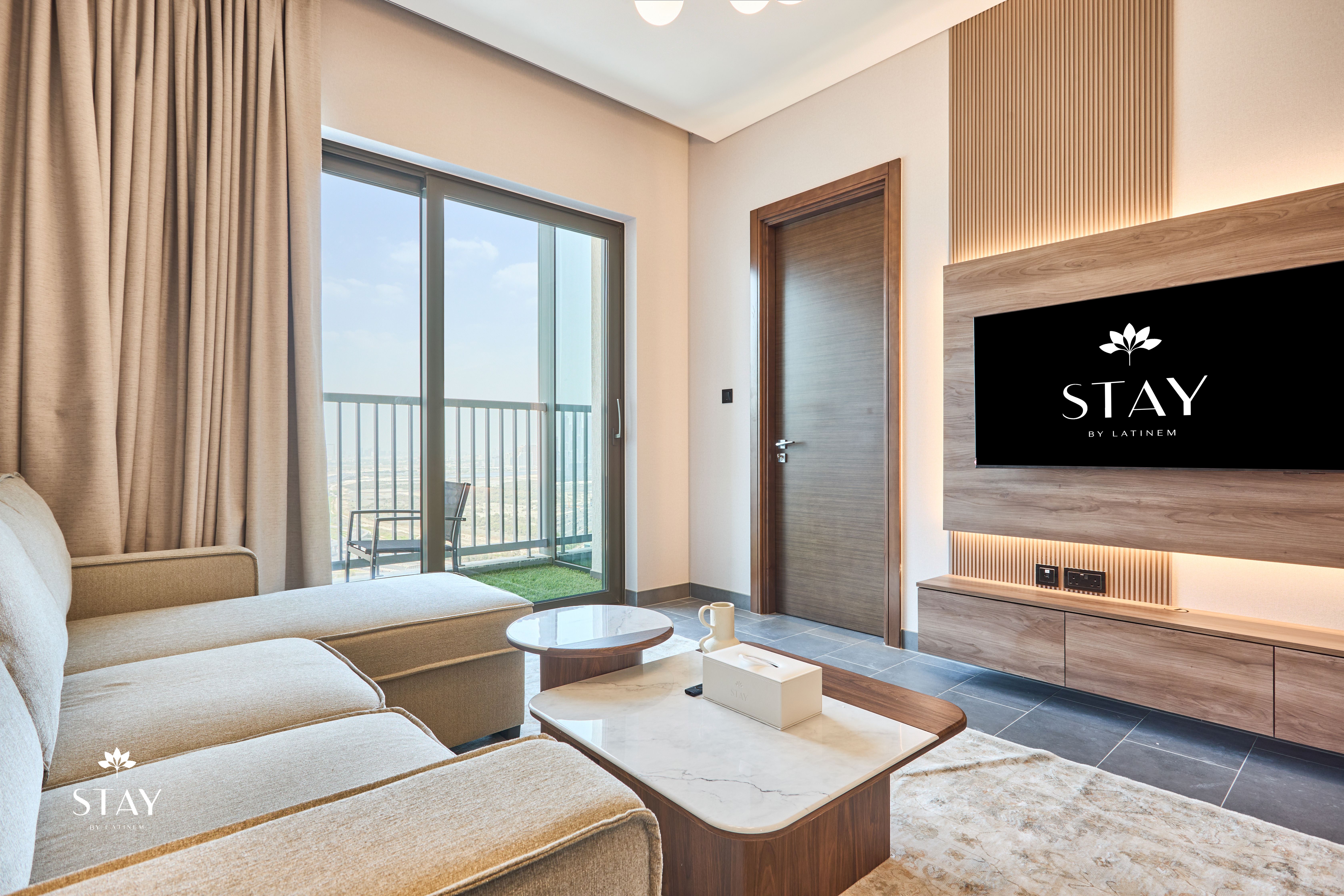 STAY BY LATINEM Luxury 1BR Plus Study Holiday Home Near Burj Khalifa