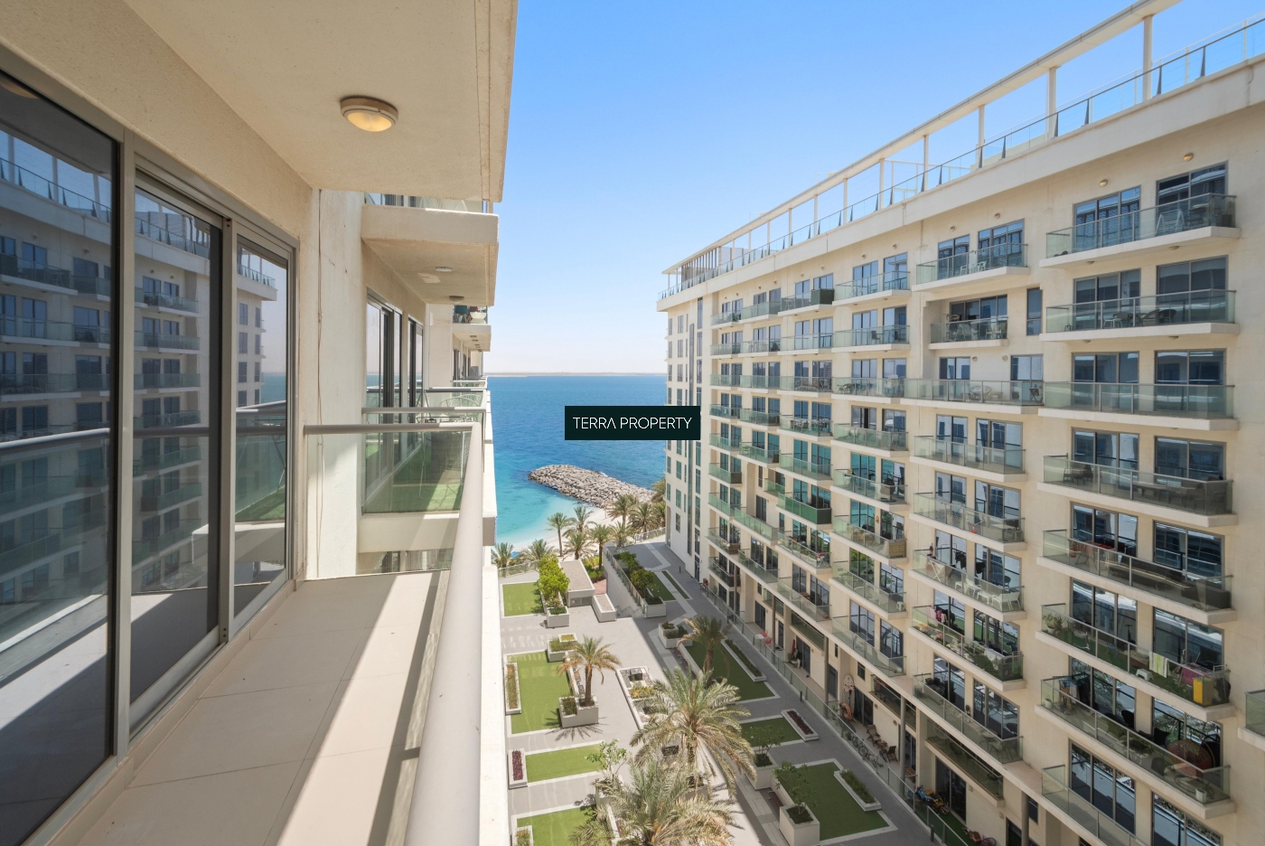 Well-maintained--Ready-to-move-in Furnished 1BR