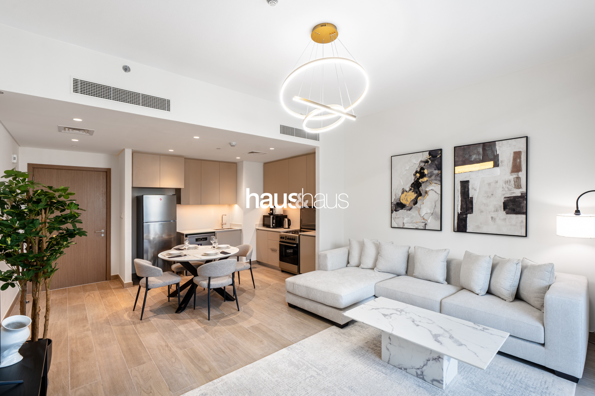 Creek Beach Living | Bright and Contemporary 2BR