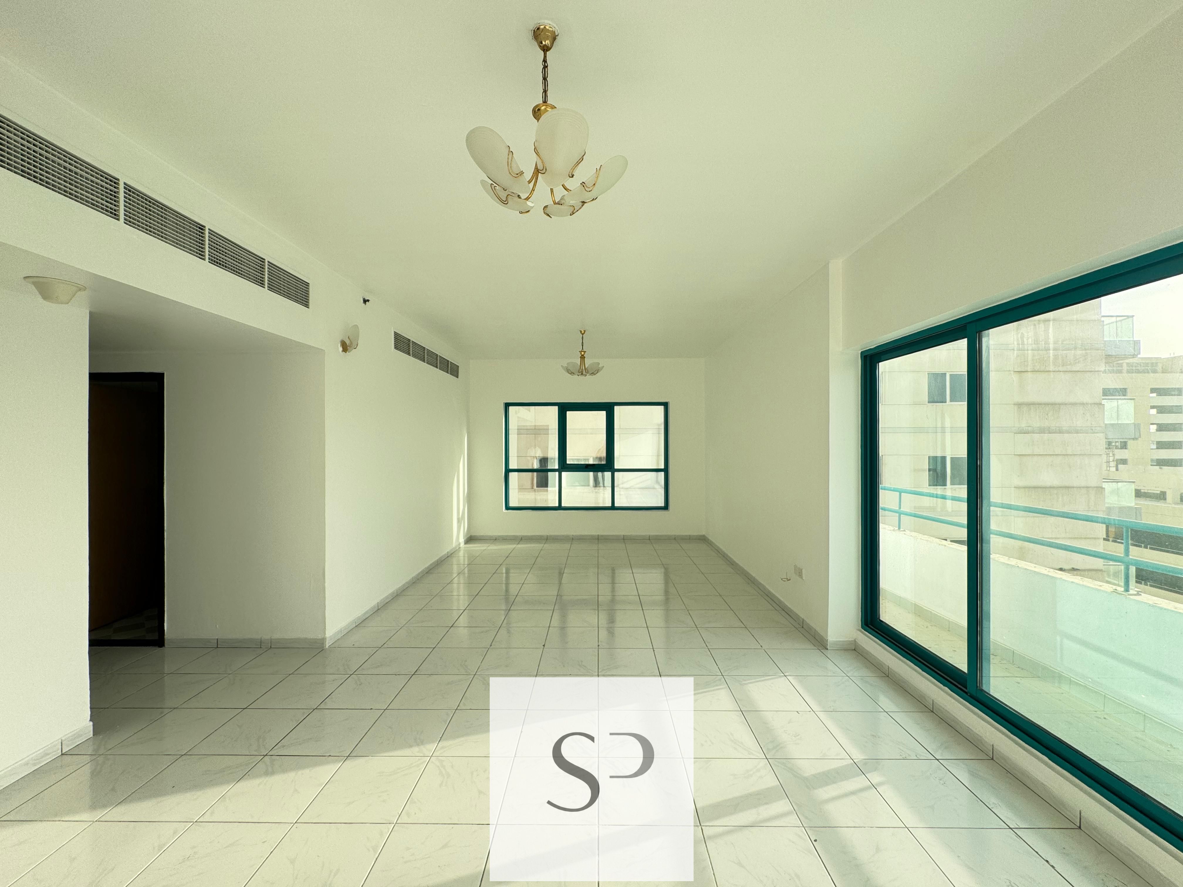 CHILLER FREE | PARKING FREE | HUGE AND BRIGHT