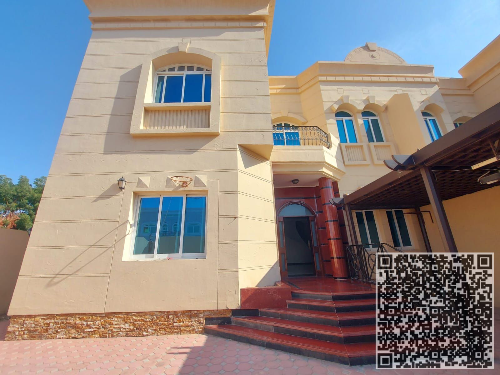 SPECIOUS BEAUTIFUL 4 MASTER BEDROOMS VERY BIG VILLA CENTREL AC AVAILBLE FOR RENT IN AL SHARQAN SHARJAH. . .