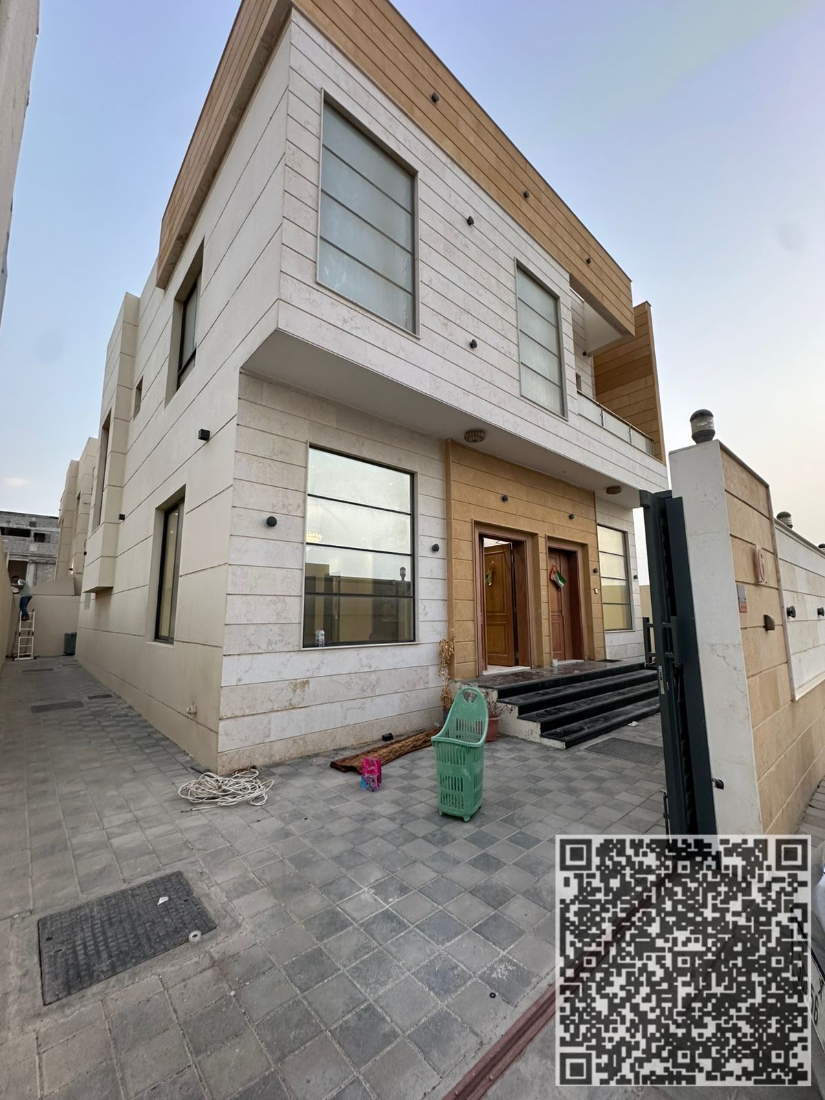 SPECIOUS LUXURY CORNER 5 MASTER BEDROOMS VILLA AVAILABLE FOR RENT IN AL YASMEEN AJMAN. .