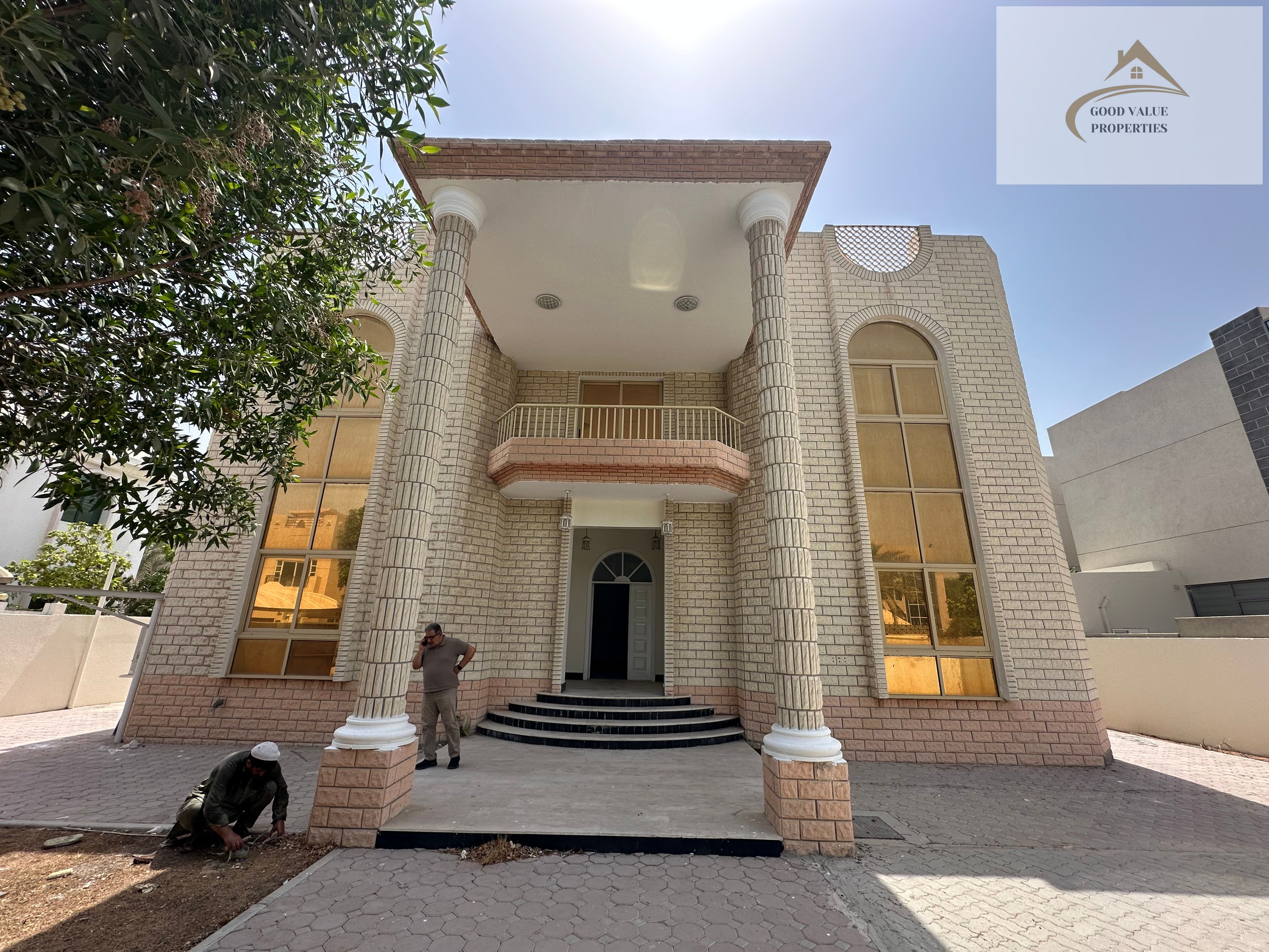 Very nicely maintained 5bhk villa near to park…