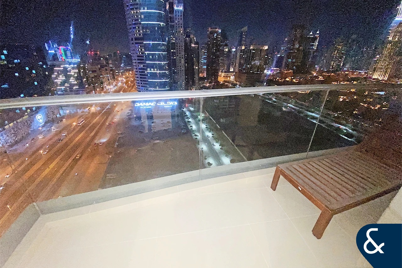 1 Bedroom | Bright | High Floor | Furnished