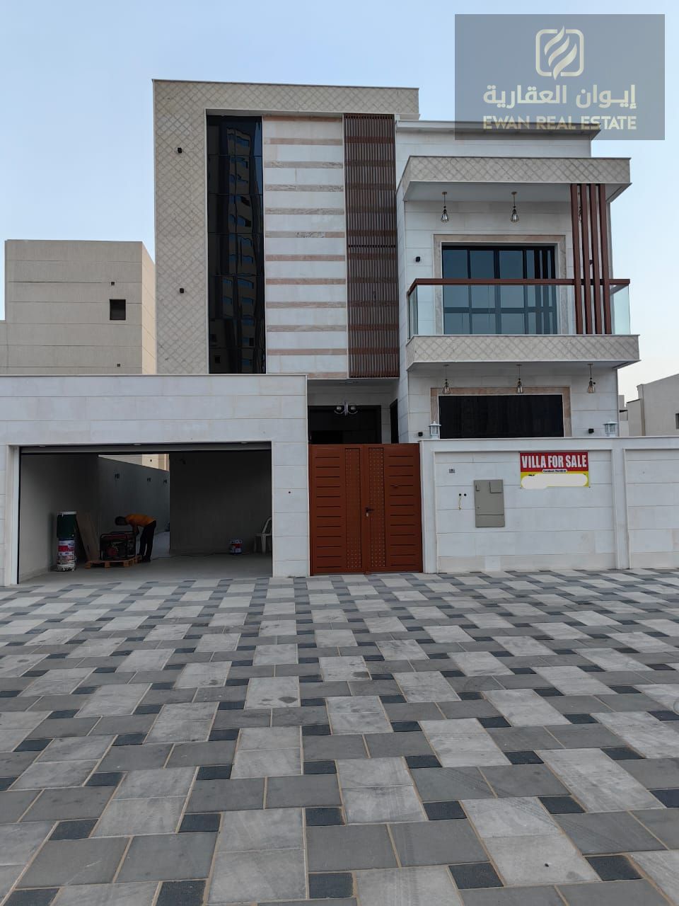 I have a luxurious villa for sale in a prime location - Special Offer - 5-bedroom villa. Exquisite finishing with a large external setback.