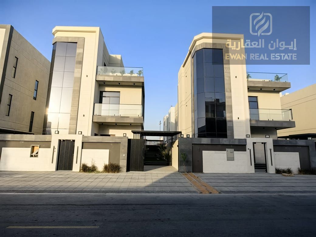 A luxurious and modern design to suit all tastes. 5 spacious master bedrooms with private bathrooms.